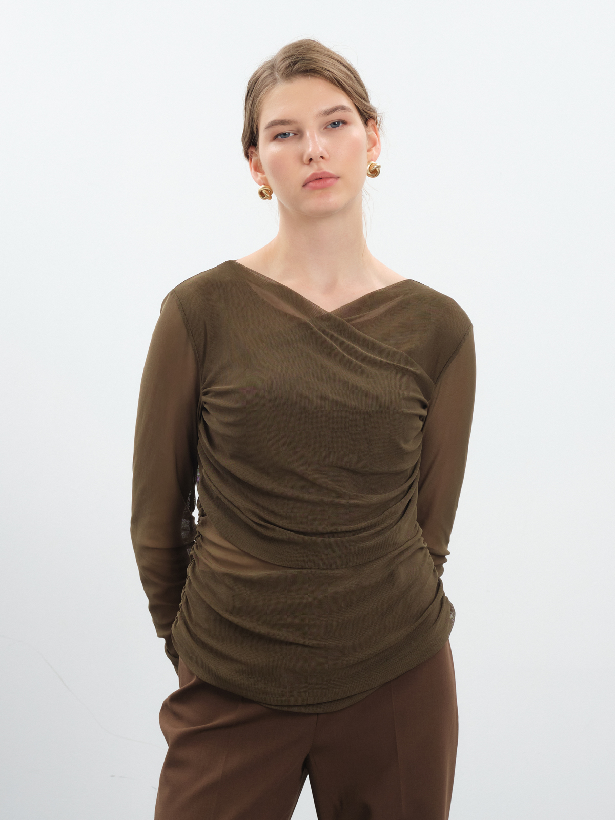 Лонгслив-сетка в оттенке хвои