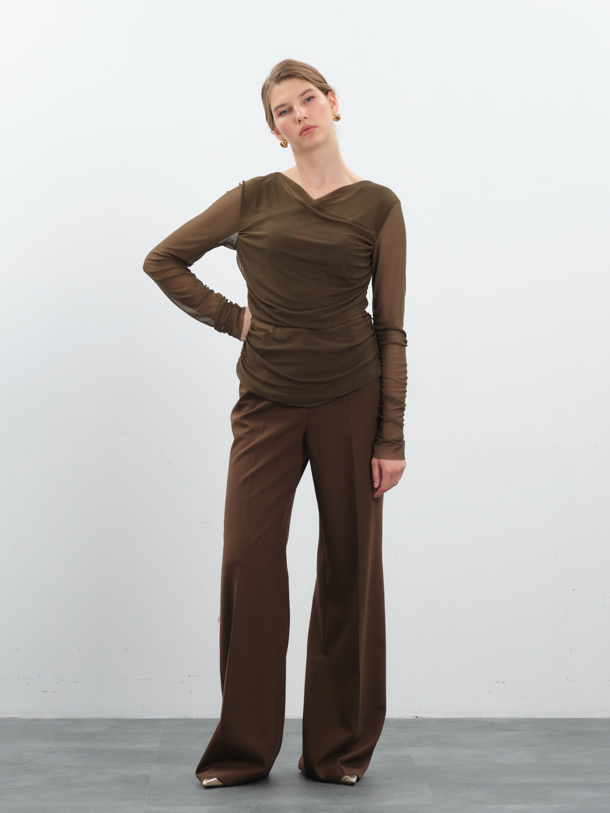 Лонгслив-сетка в оттенке хвои