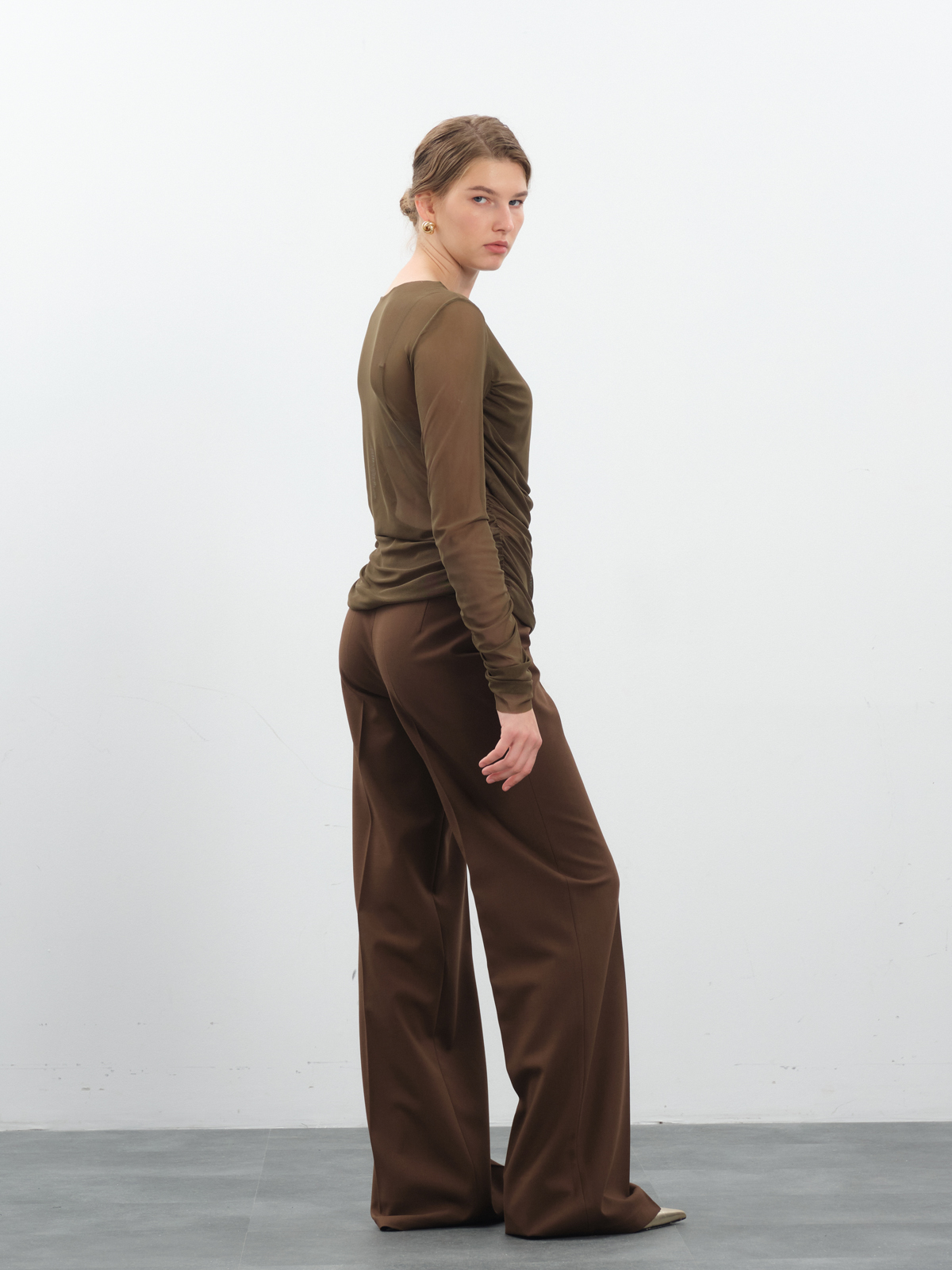 Лонгслив-сетка в оттенке хвои