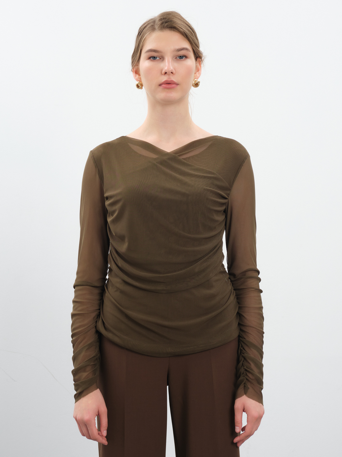 Лонгслив-сетка в оттенке хвои