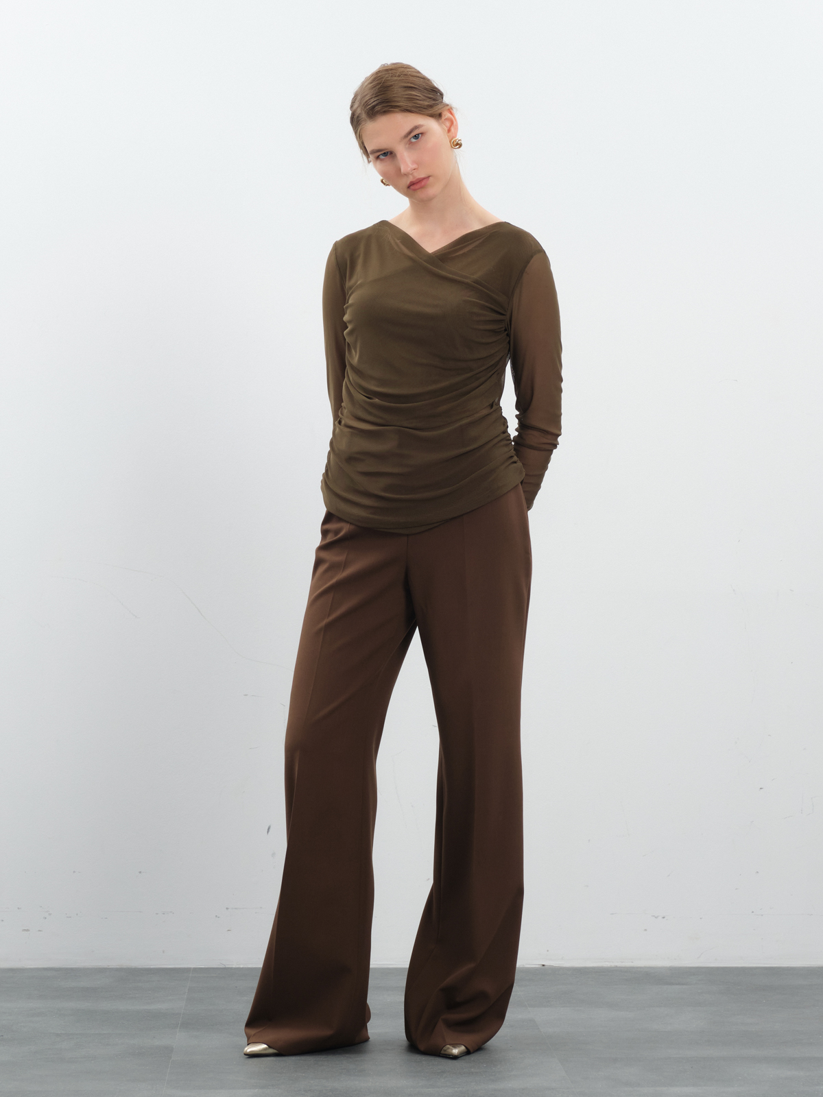 Лонгслив-сетка в оттенке хвои