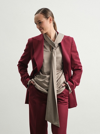 Бежевая блуза с бантом Lungwort