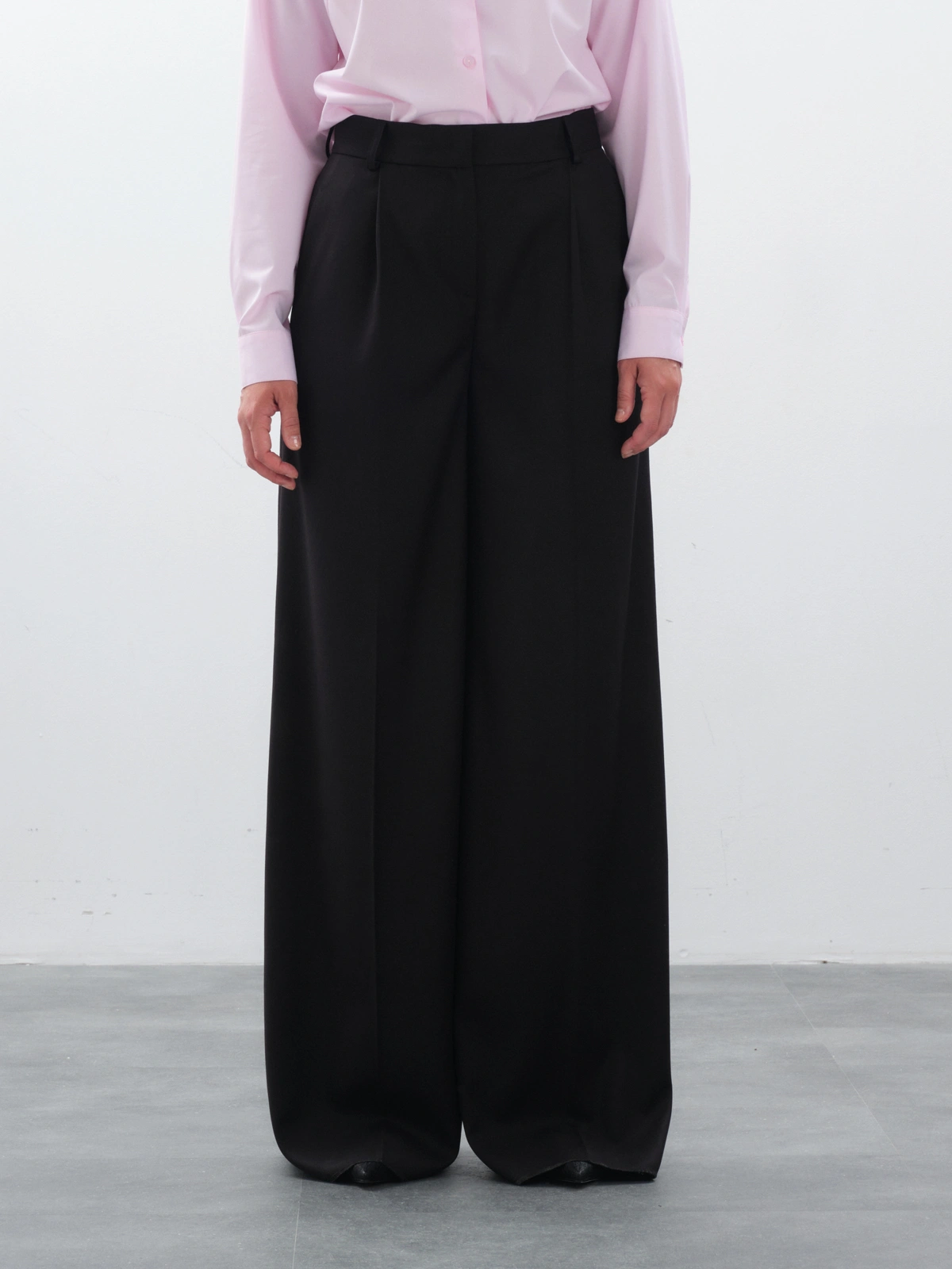 Широкие базовые черные брюки