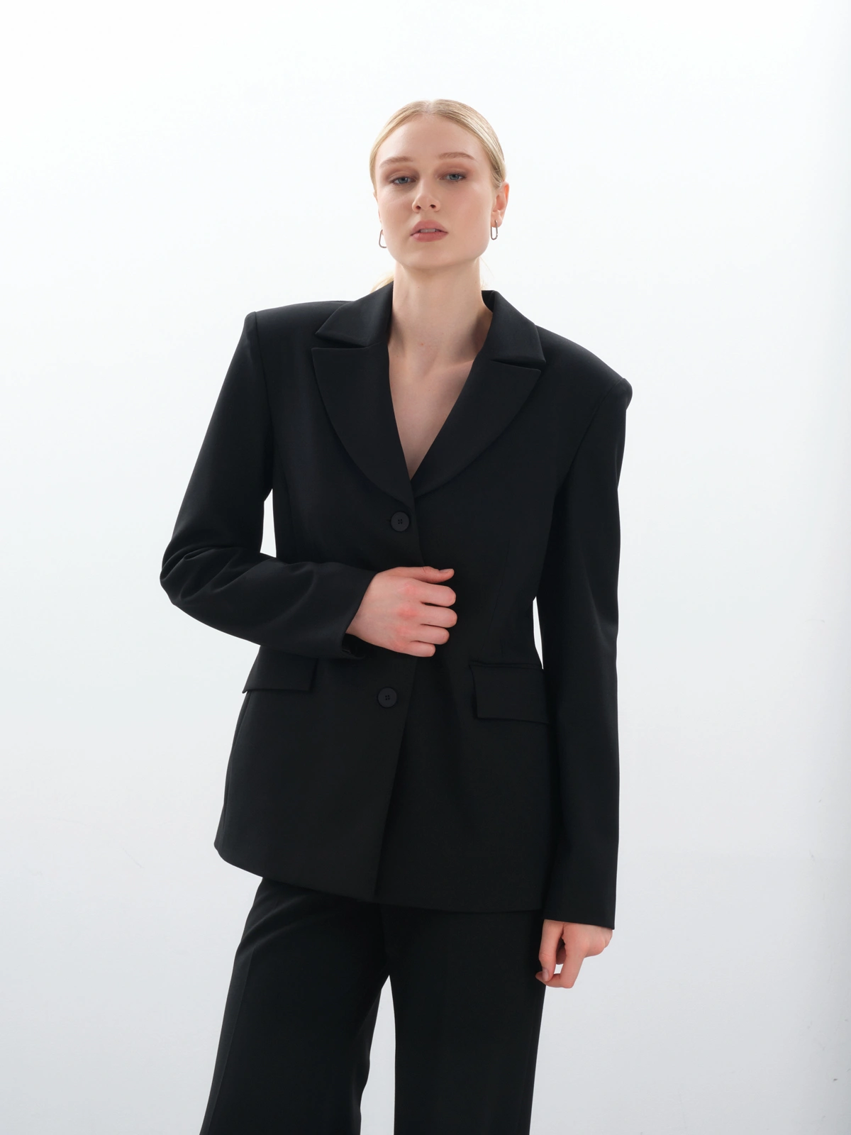 Черный силуэтный жакет black swan