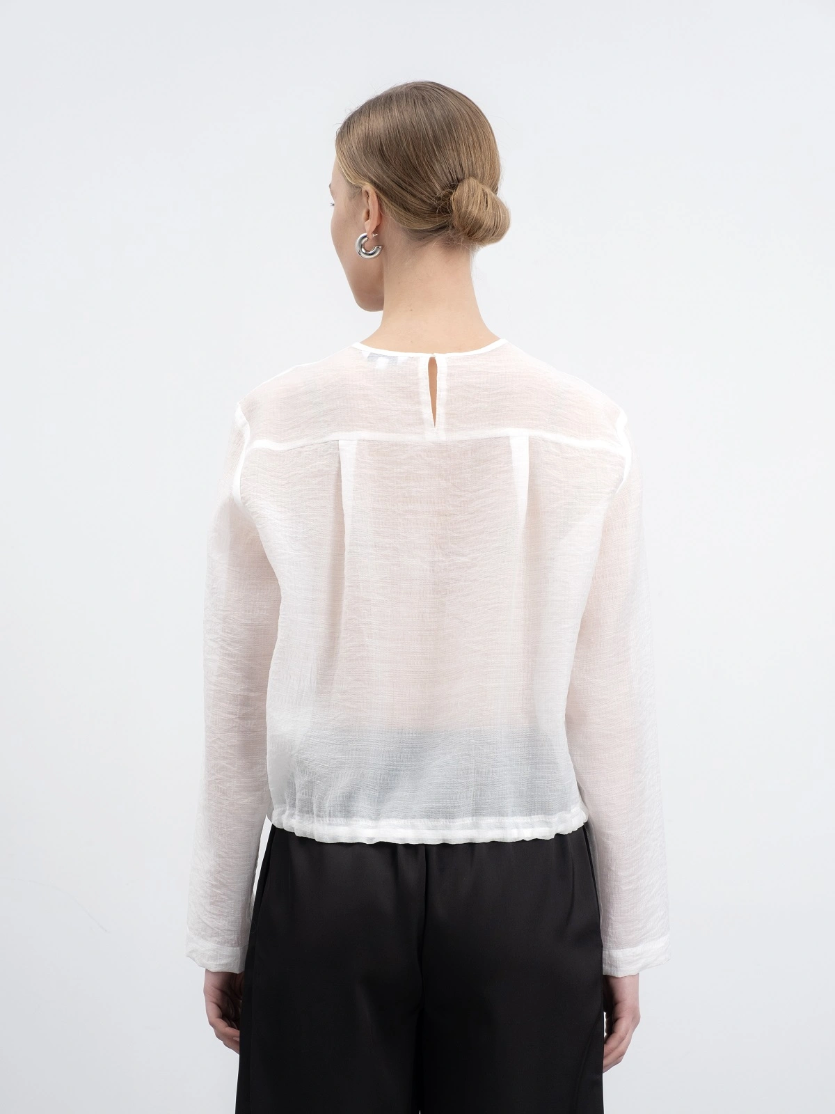 Молочная блуза на кулиске