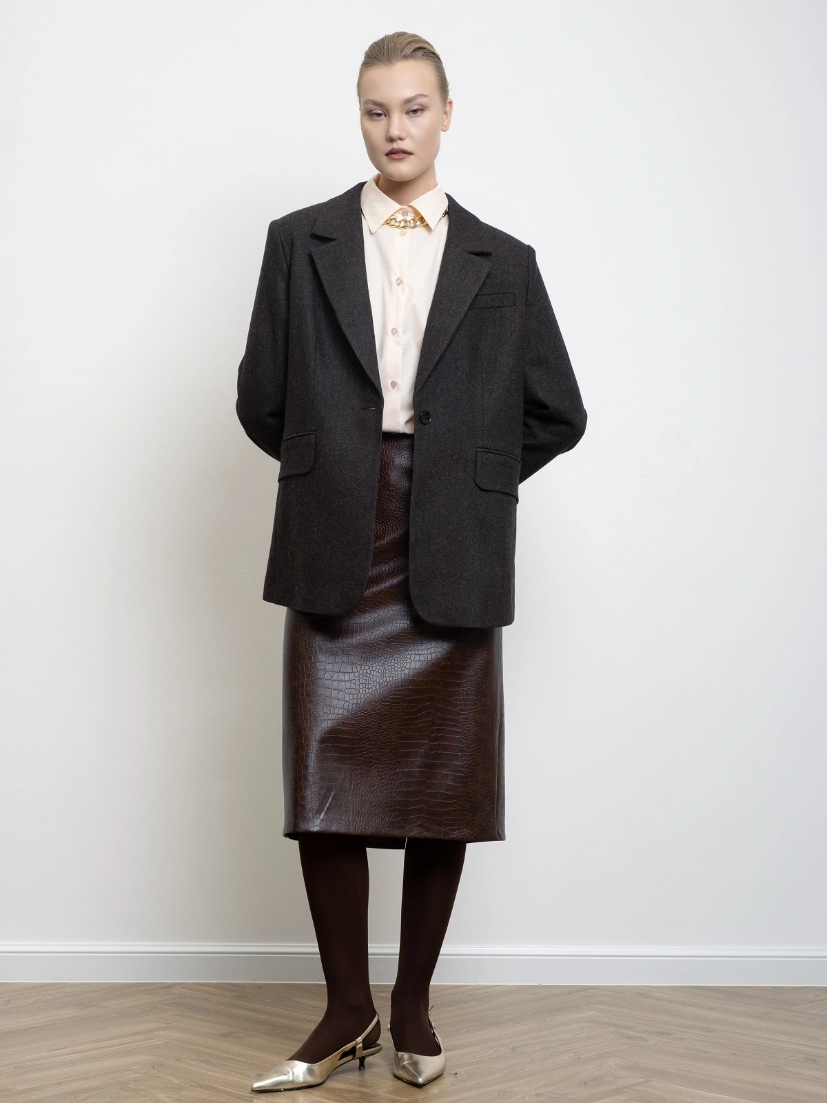 Юбка из экокожи в табачном оттенке