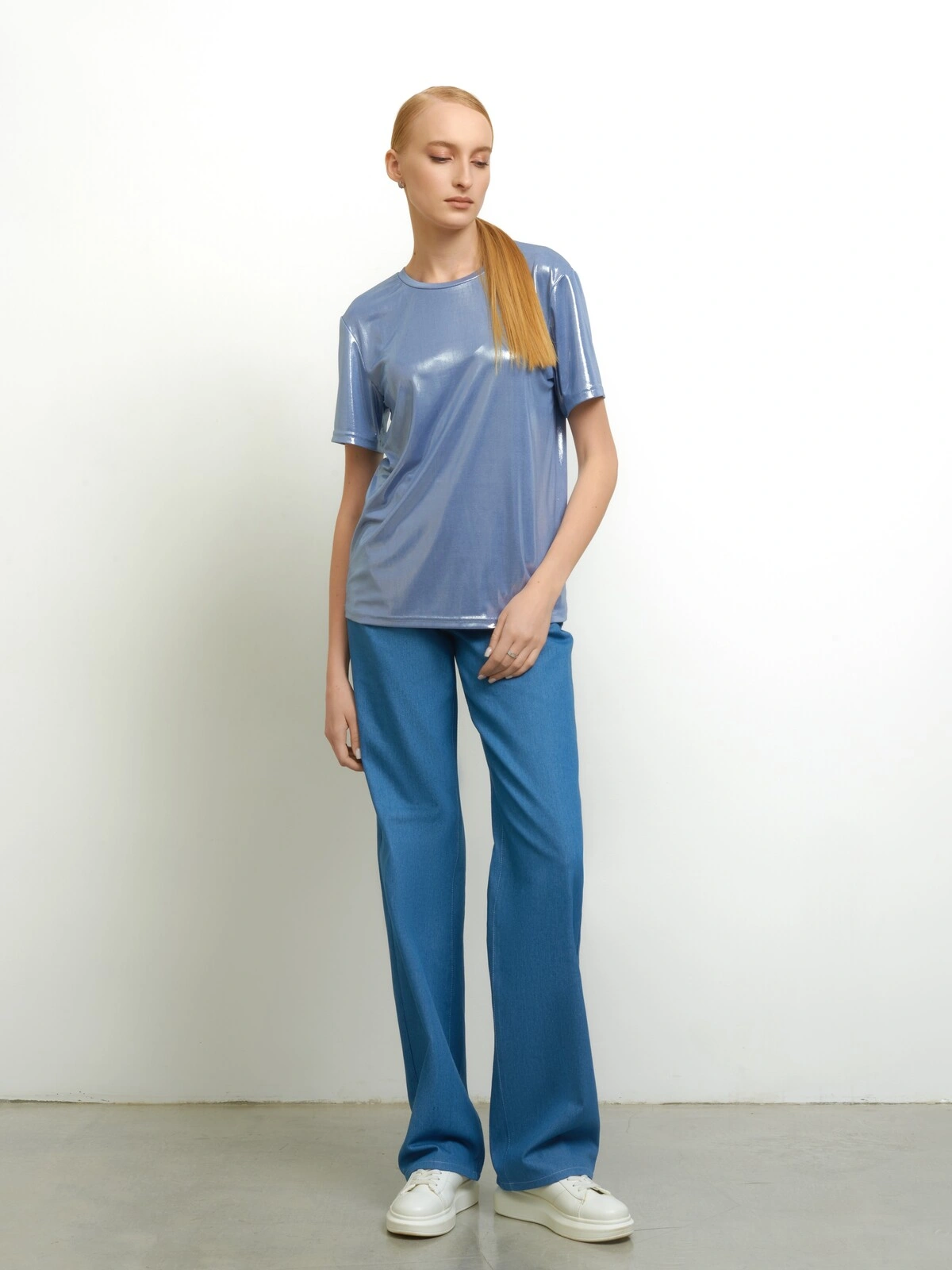 Голубые джинсы трубы