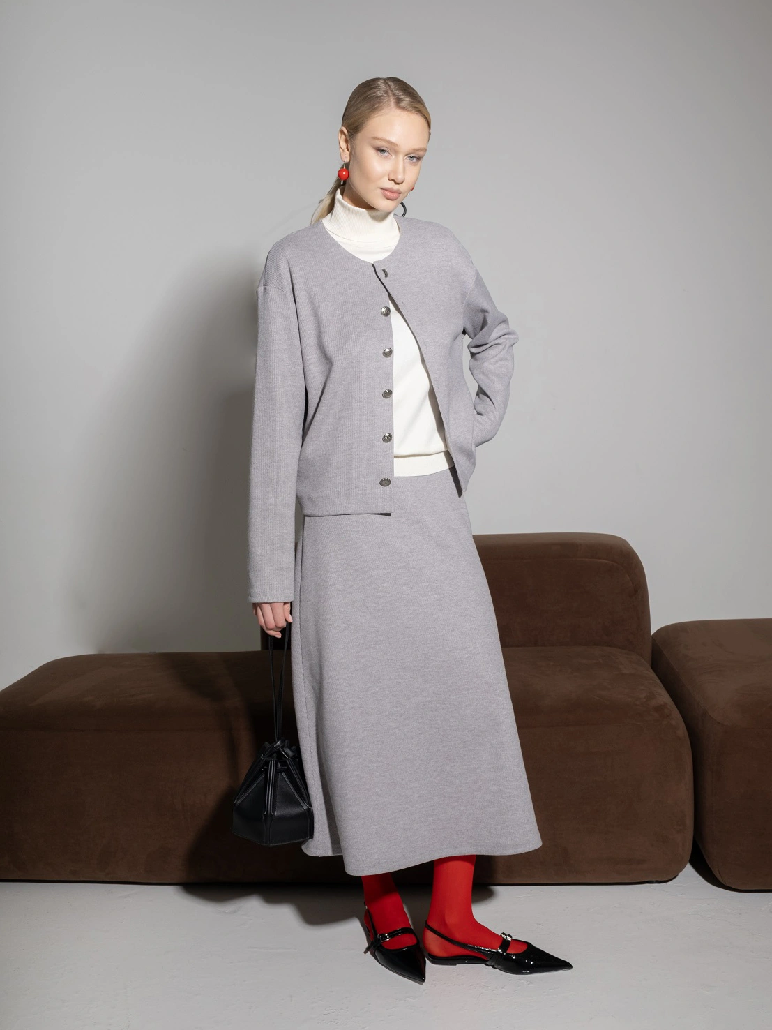 Серая трикотажная юбка