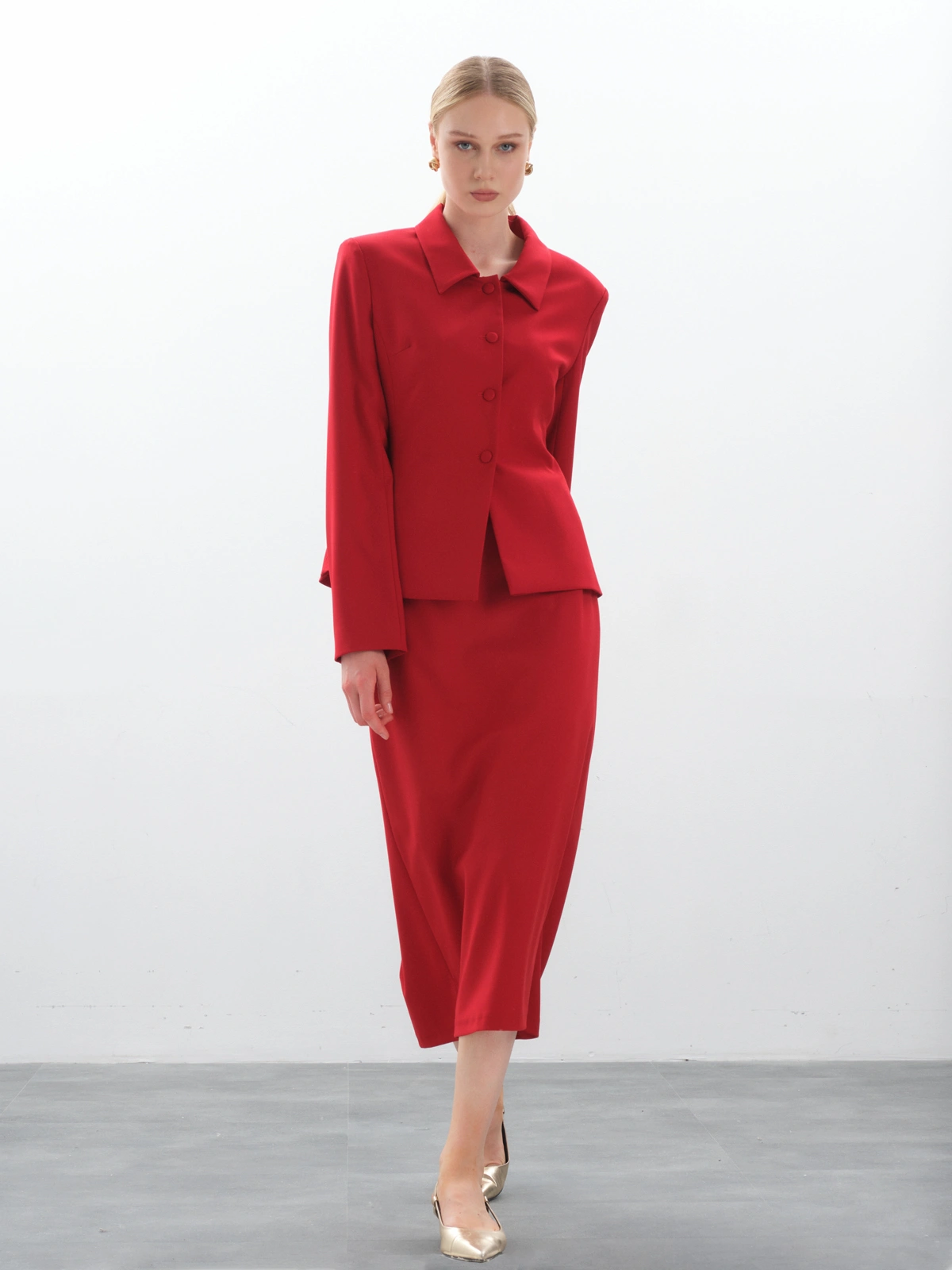 Красная юбка lady in red