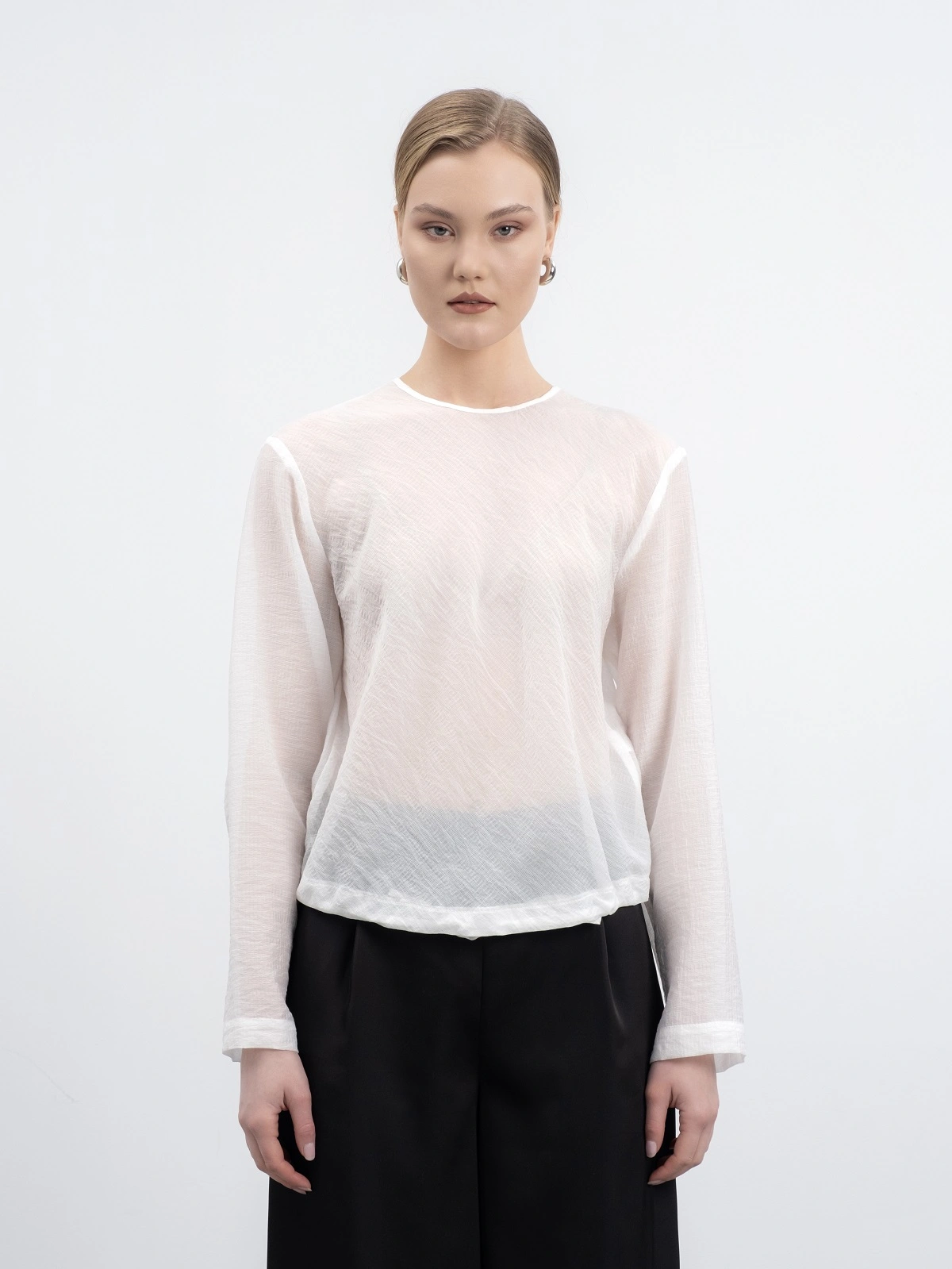 Молочная блуза на кулиске