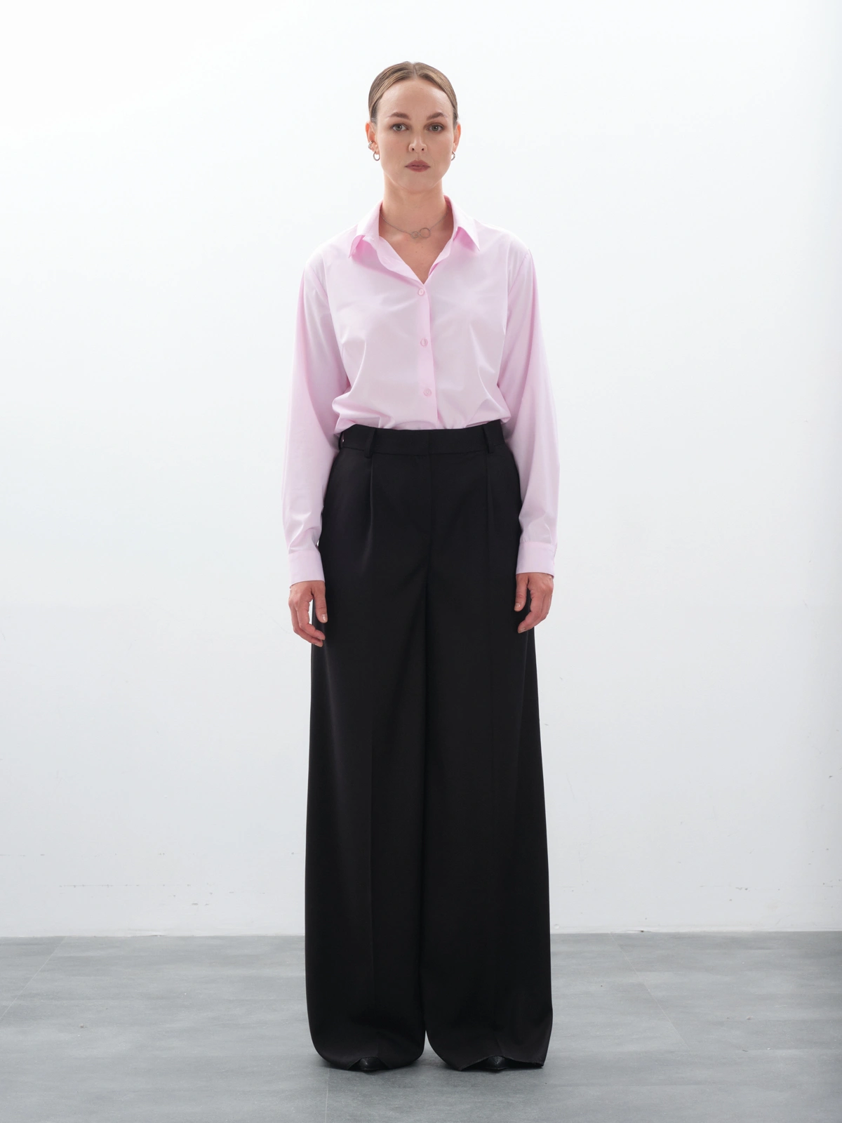 Широкие базовые черные брюки