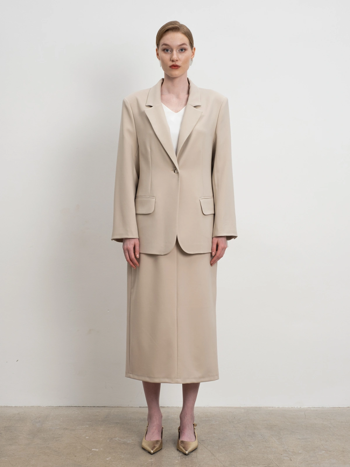 Бежевый жакет оверсайз