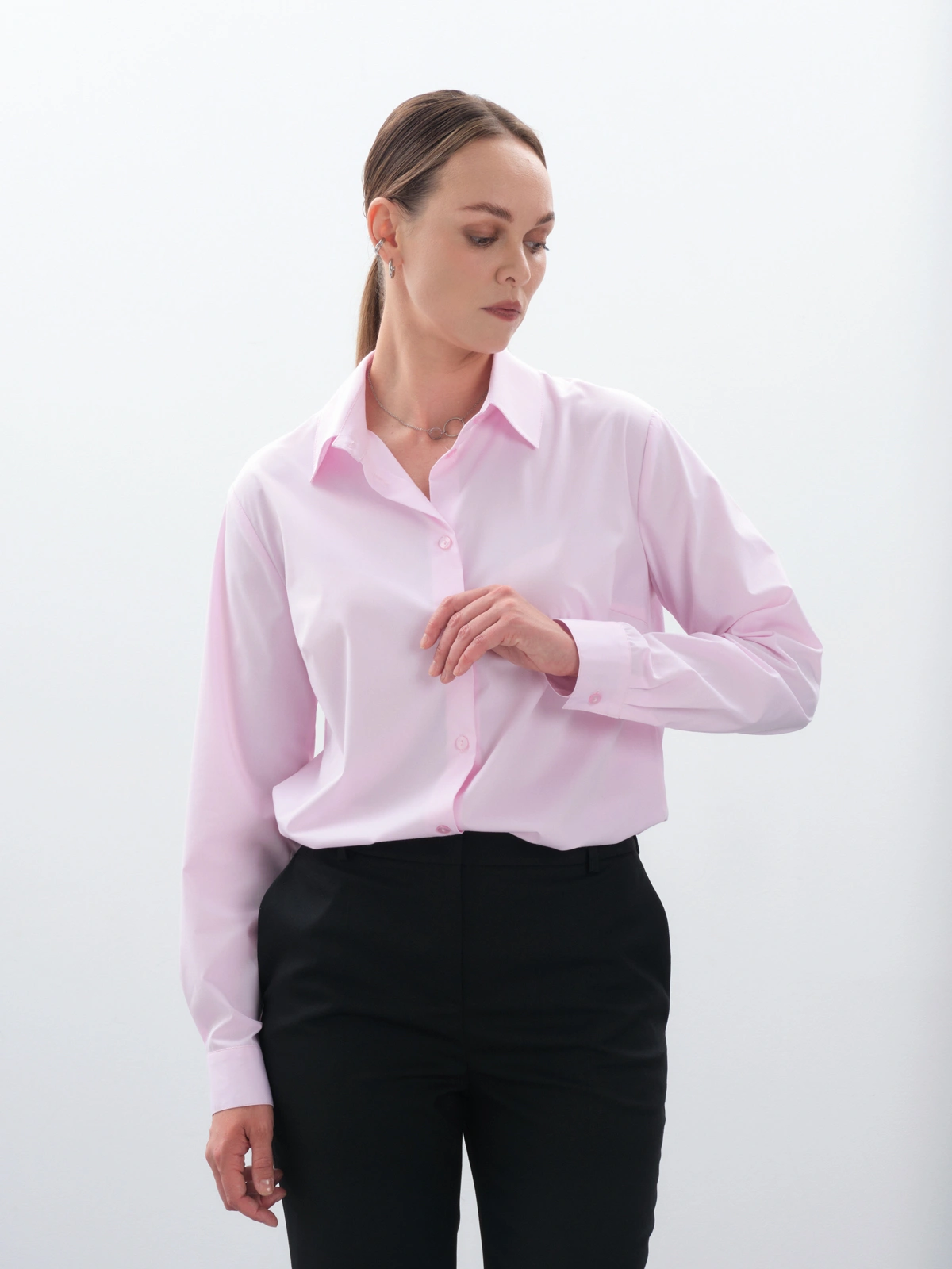 Классическая розовая рубашка