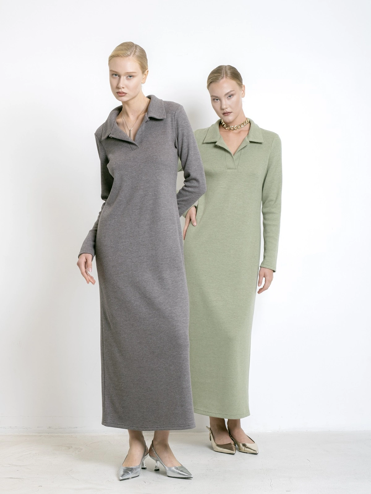 Трикотажное серое платье