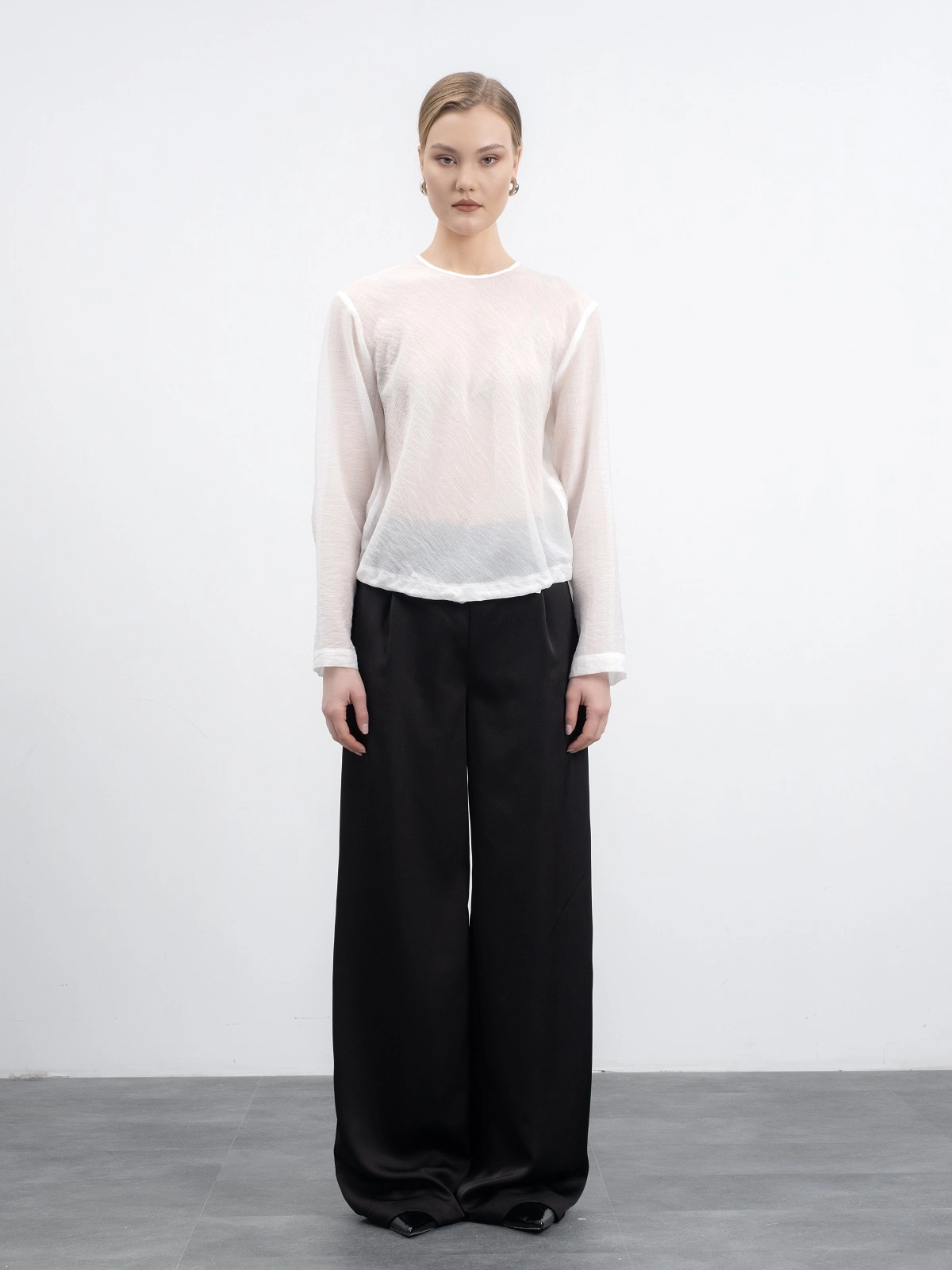 Молочная блуза на кулиске