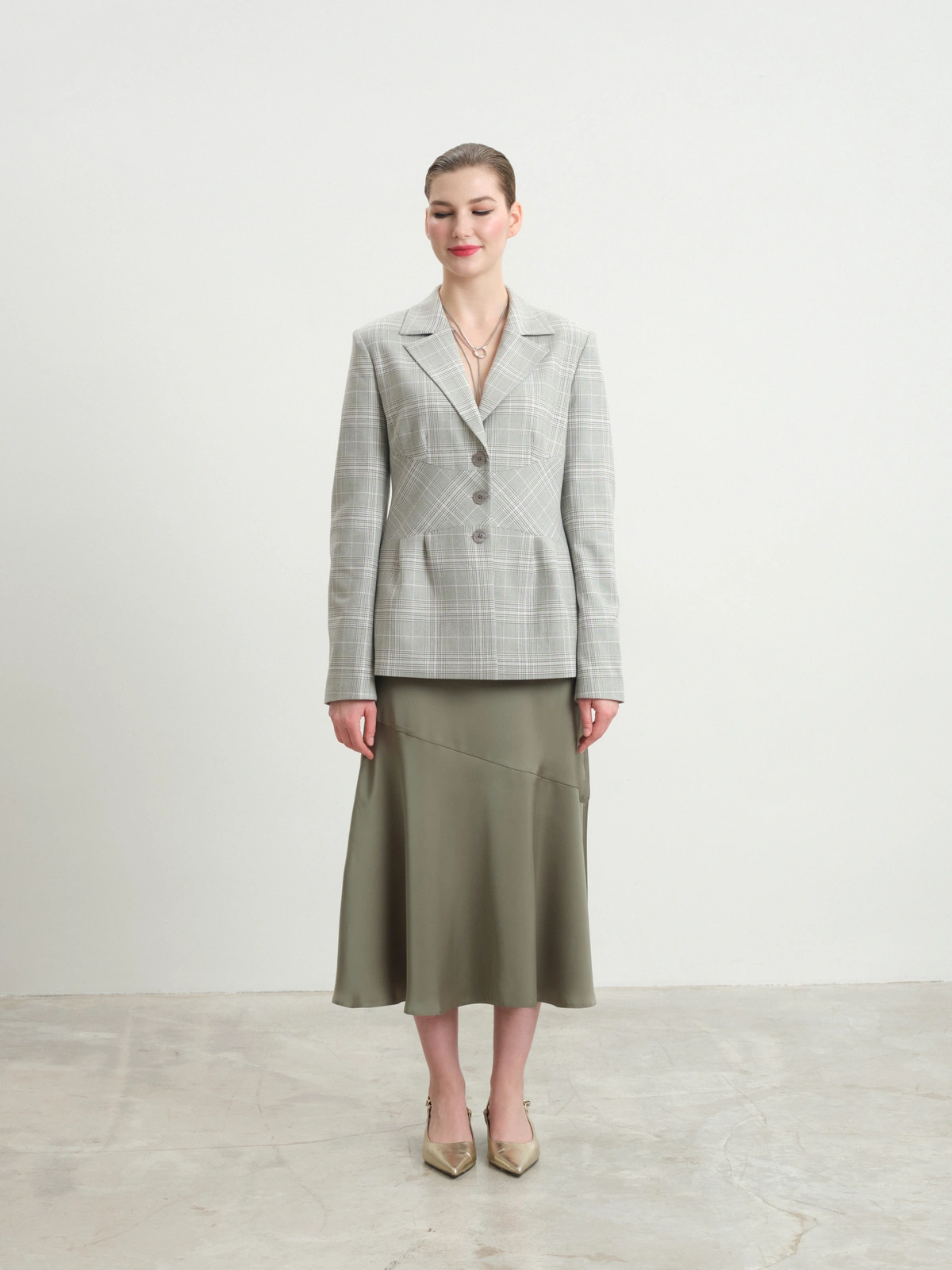 Приталенный жакет в клетку Essence