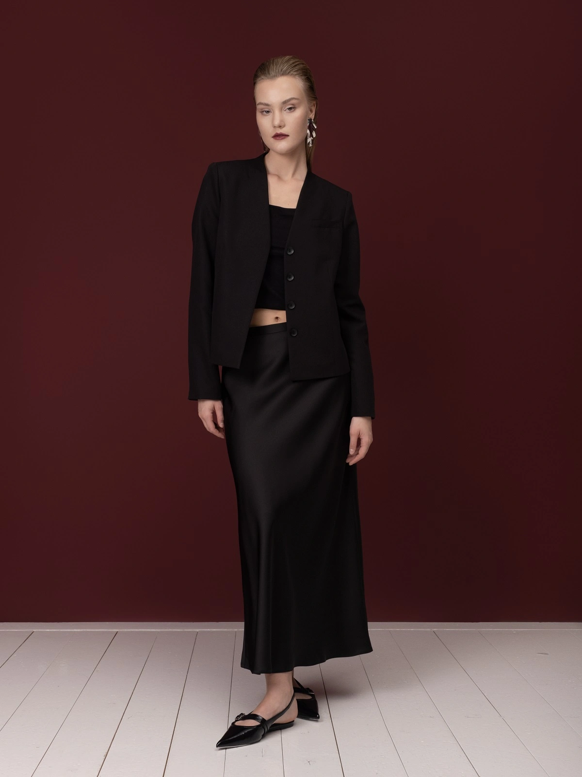 Черная атласная юбка Hecate