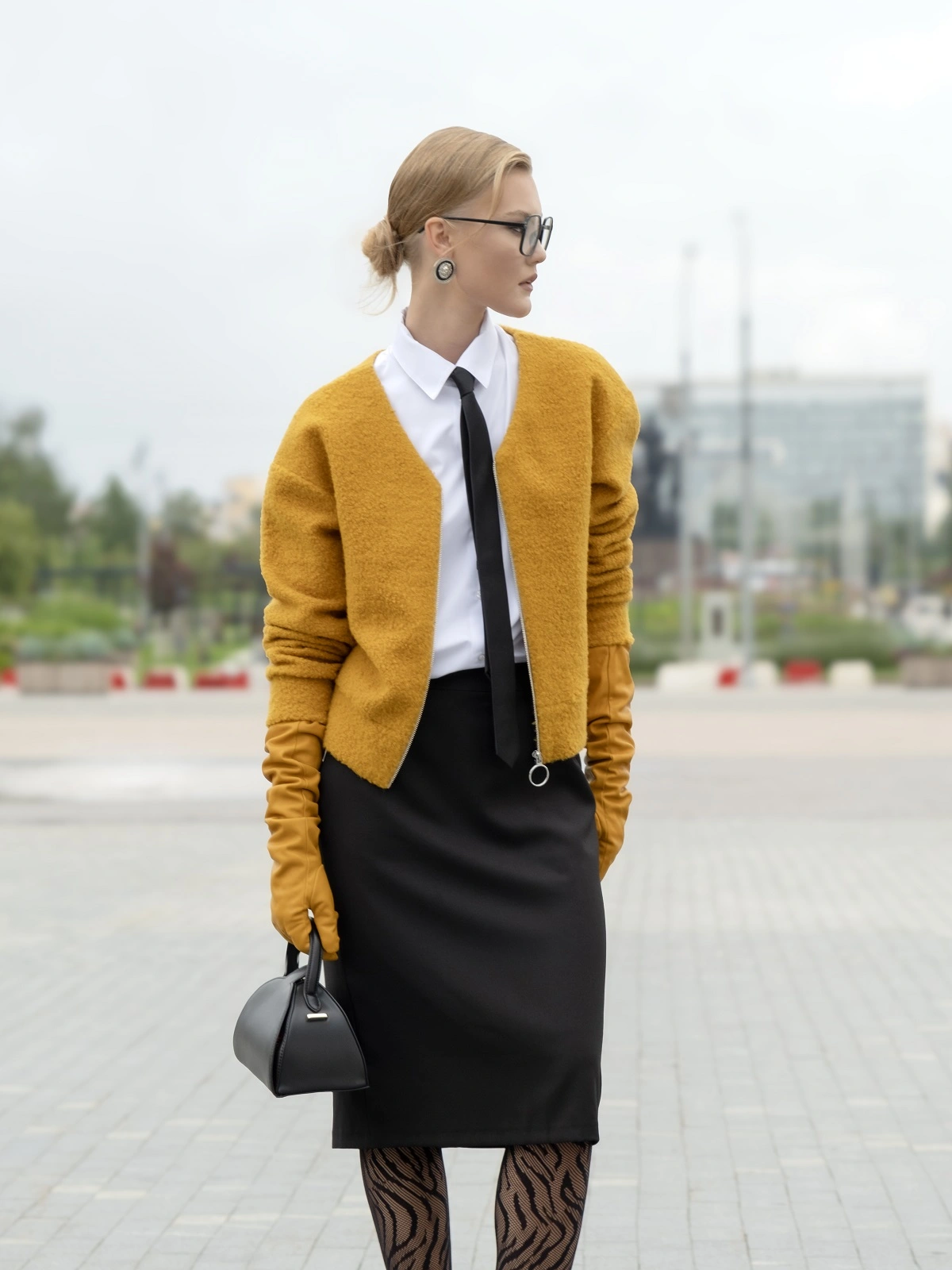 Черная базовая юбка