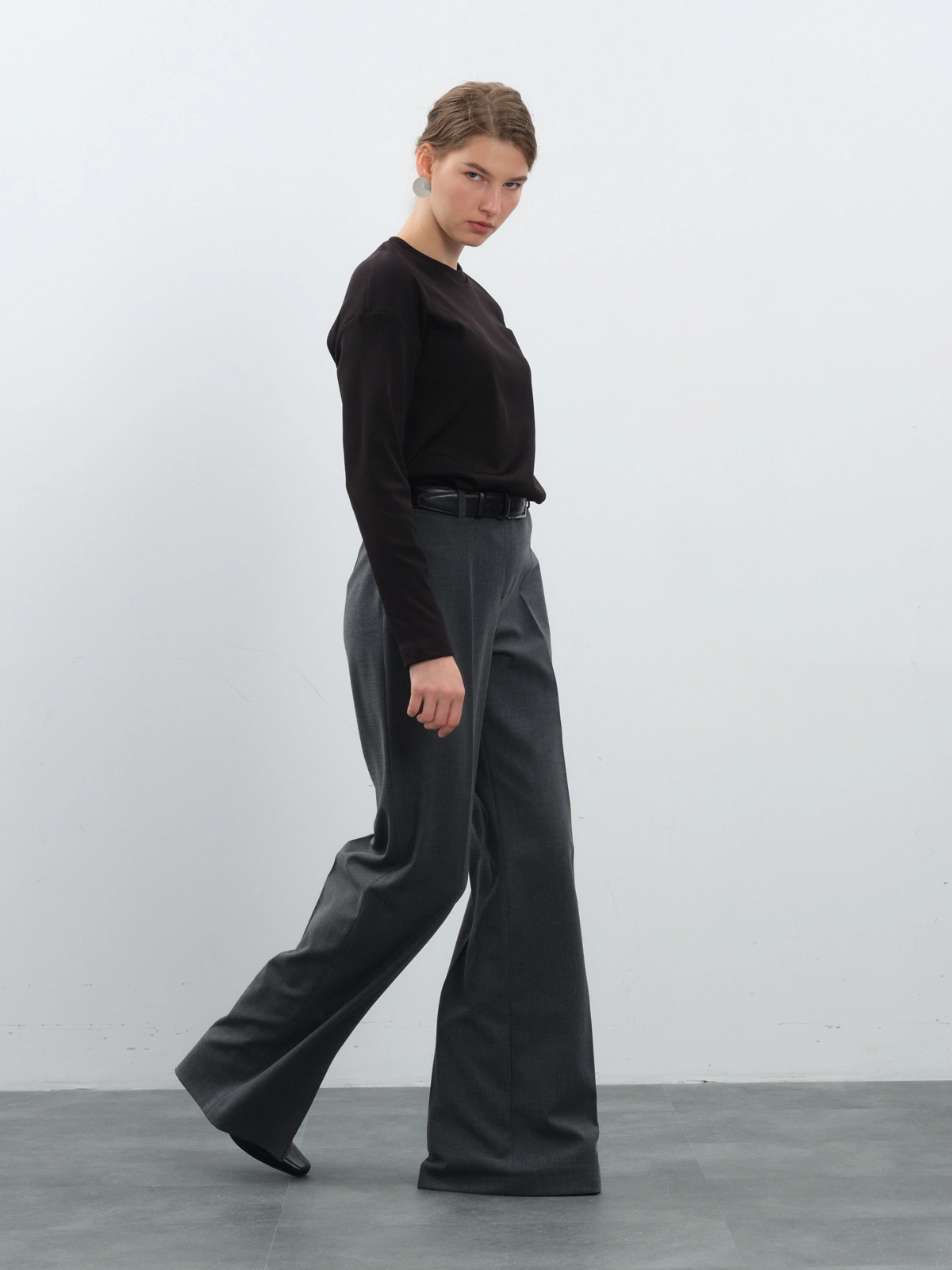 Черный утепленный лонгслив в рубчик