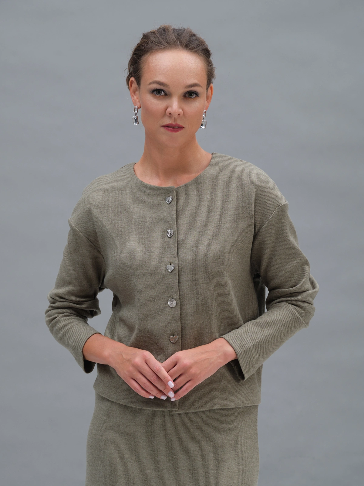 Оливковый трикотажный жакет