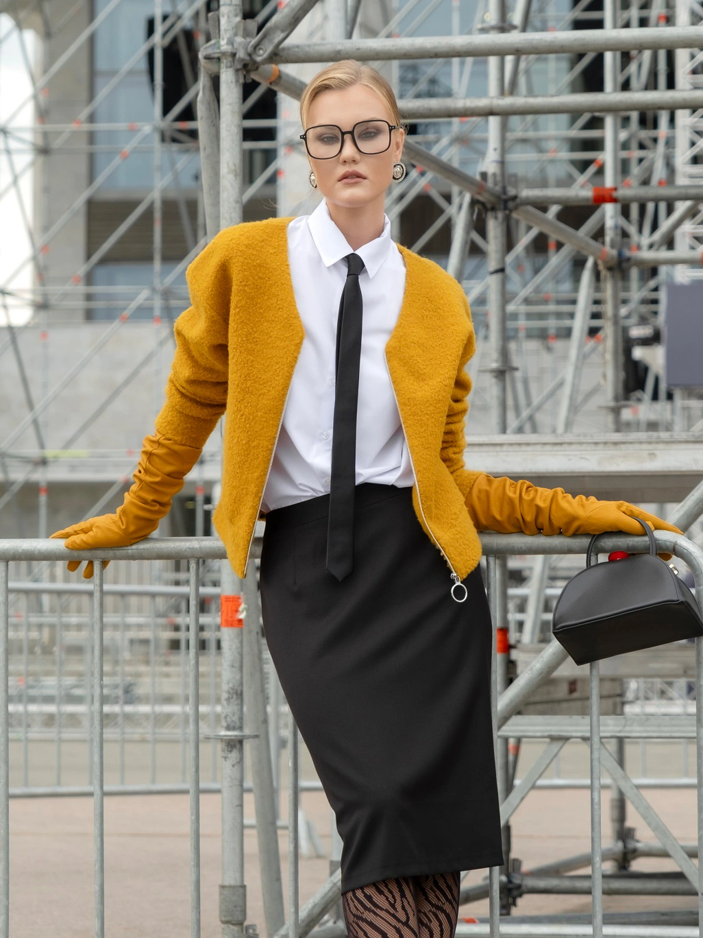 Черная базовая юбка