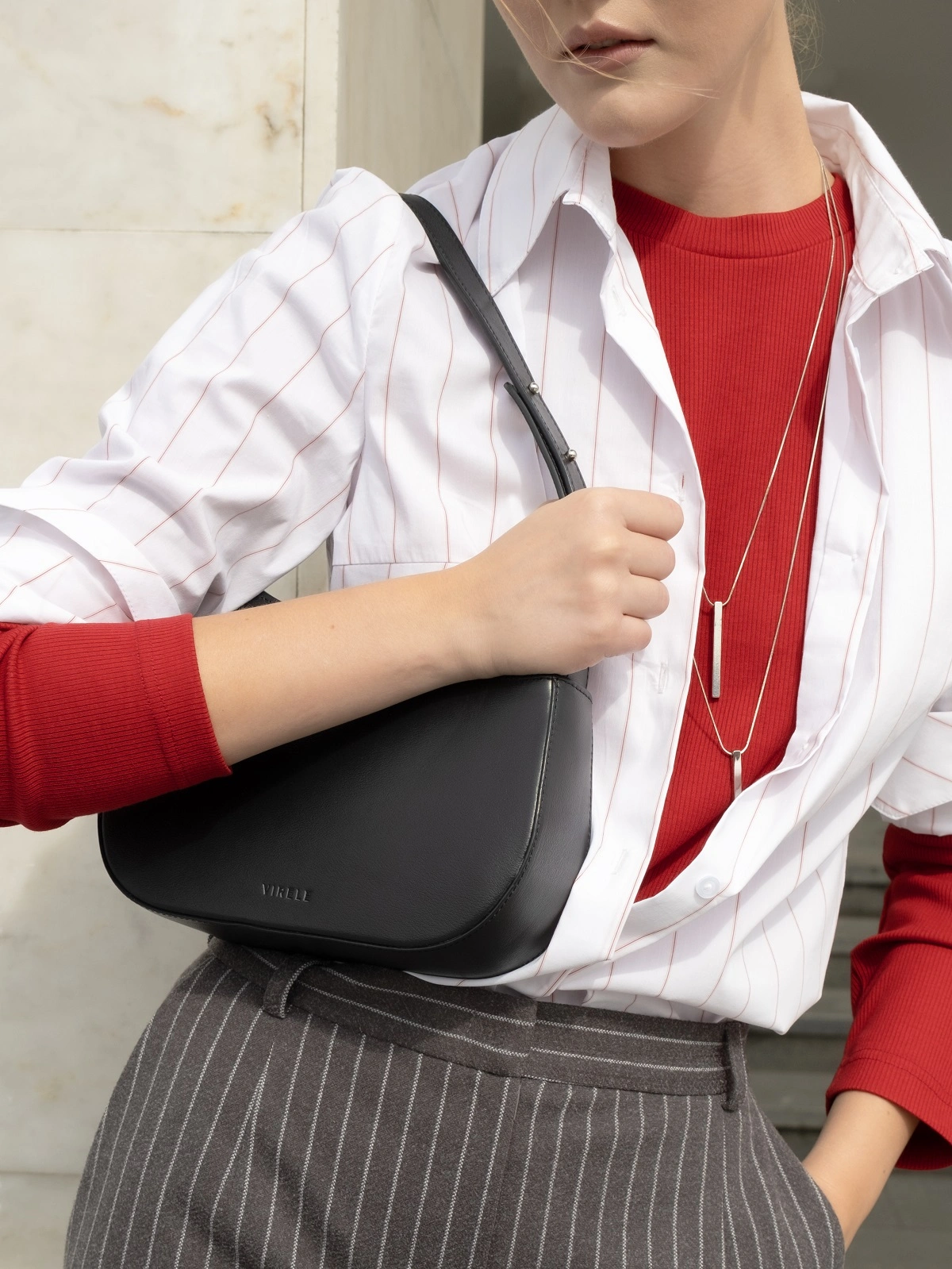 Рубашка в красную полоску