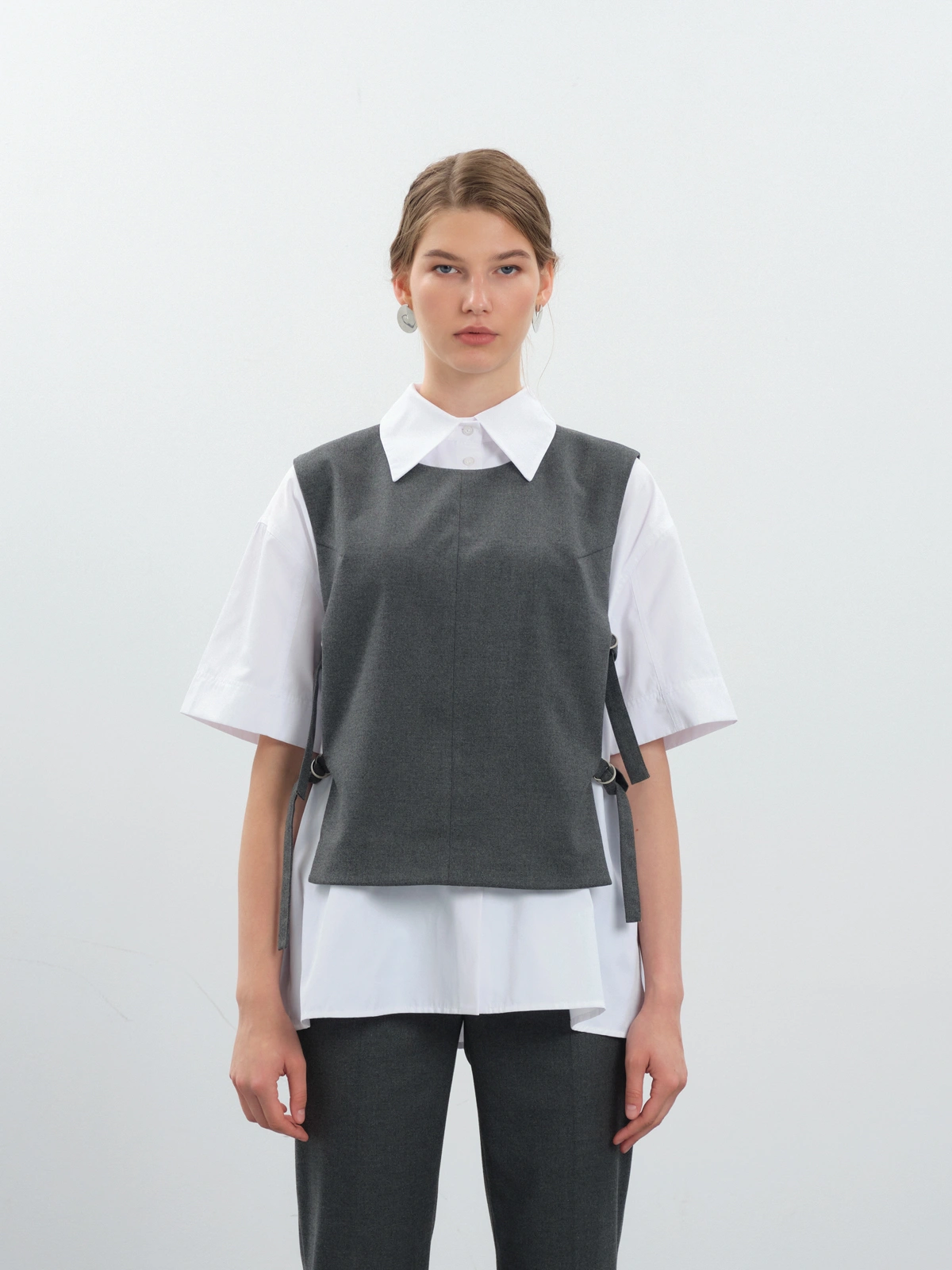 Жилет с поясами на кольцах