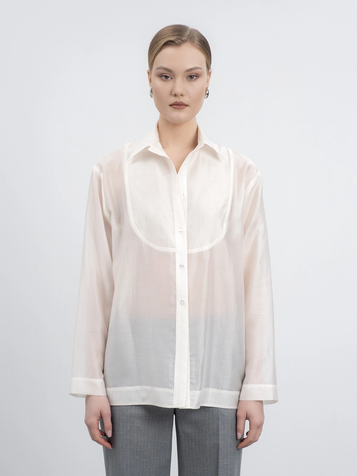 Жемчужная блуза с пластроном