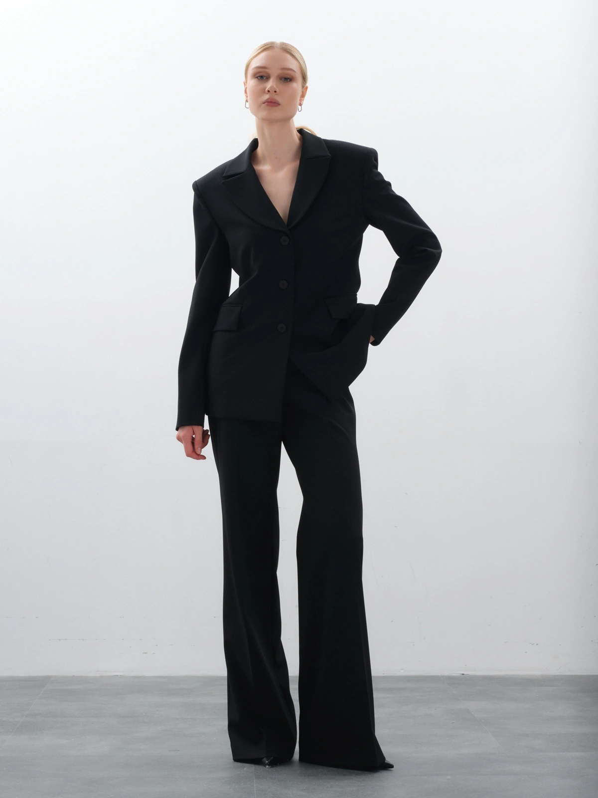 Черный силуэтный жакет black swan