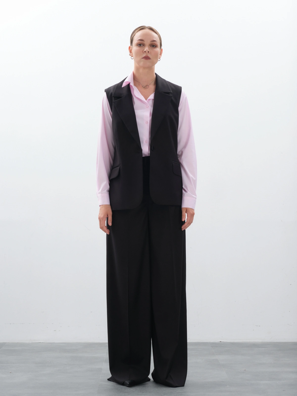 Широкие базовые черные брюки