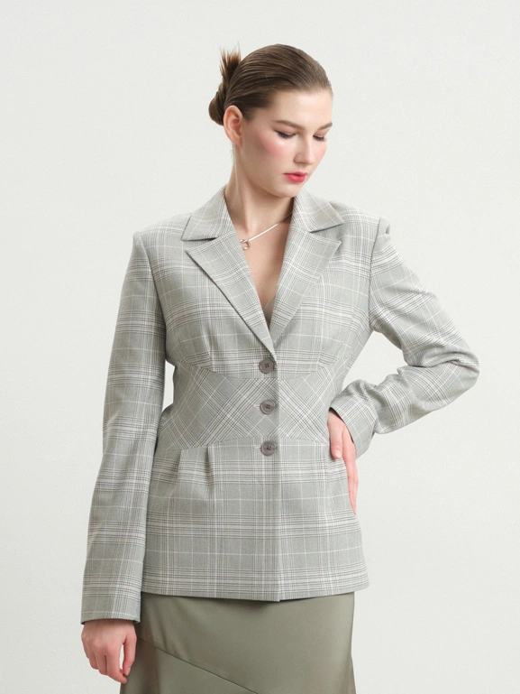 Приталенный жакет в клетку Essence