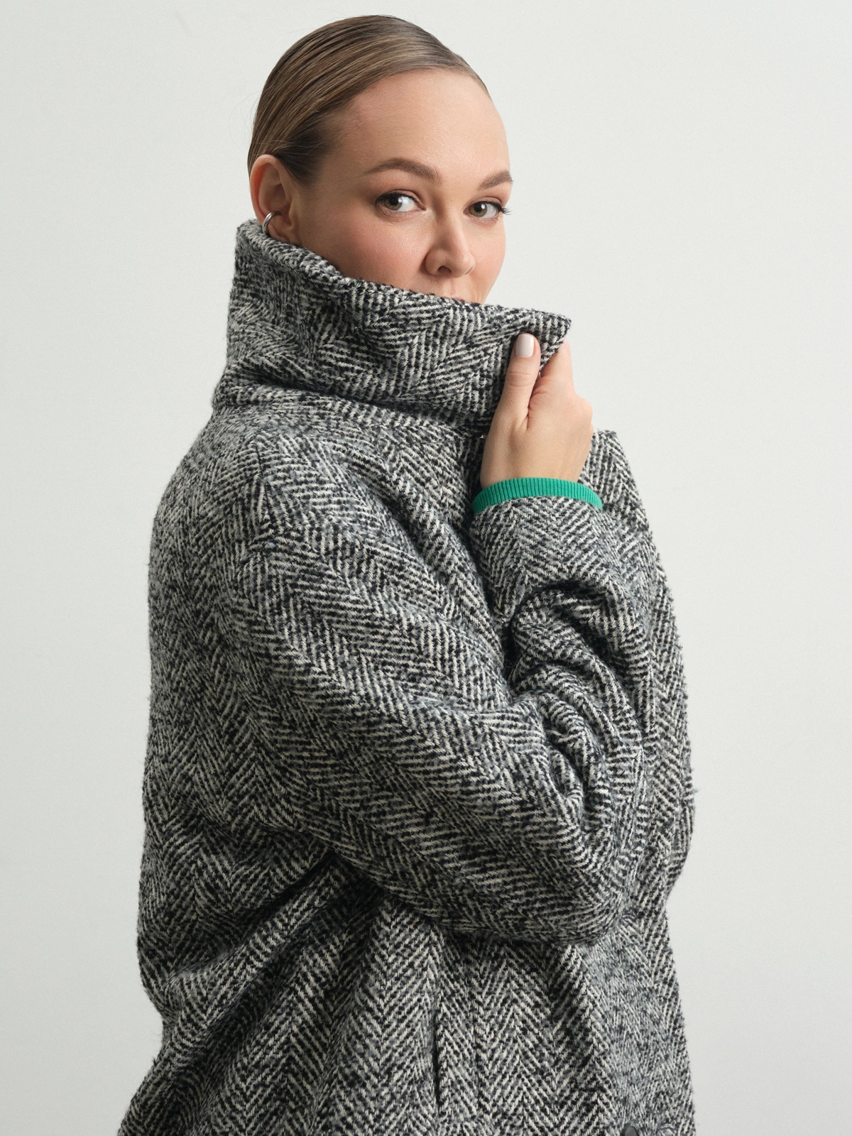 Полупальто с капюшоном Crocus