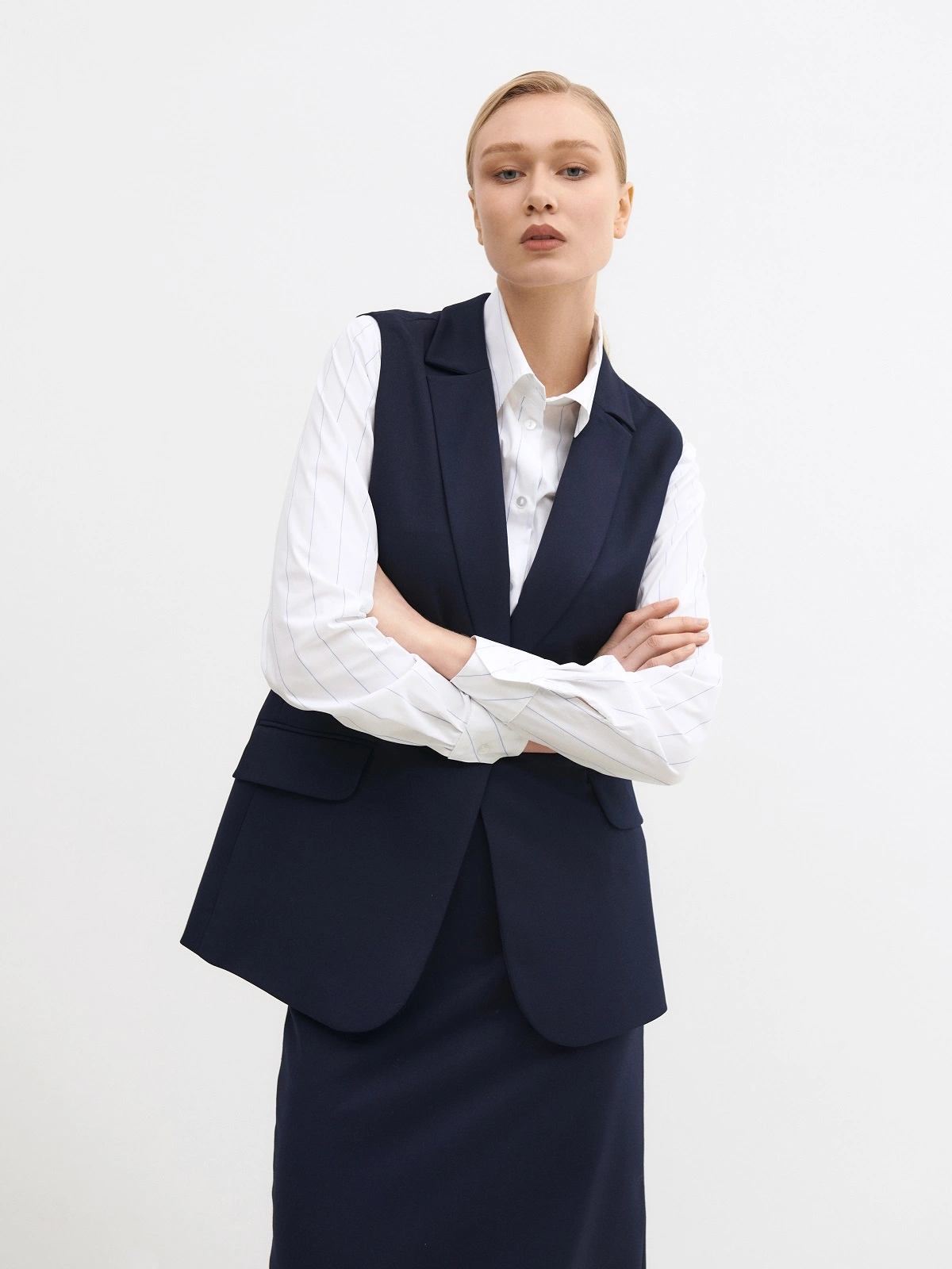 Базовый синий жилет