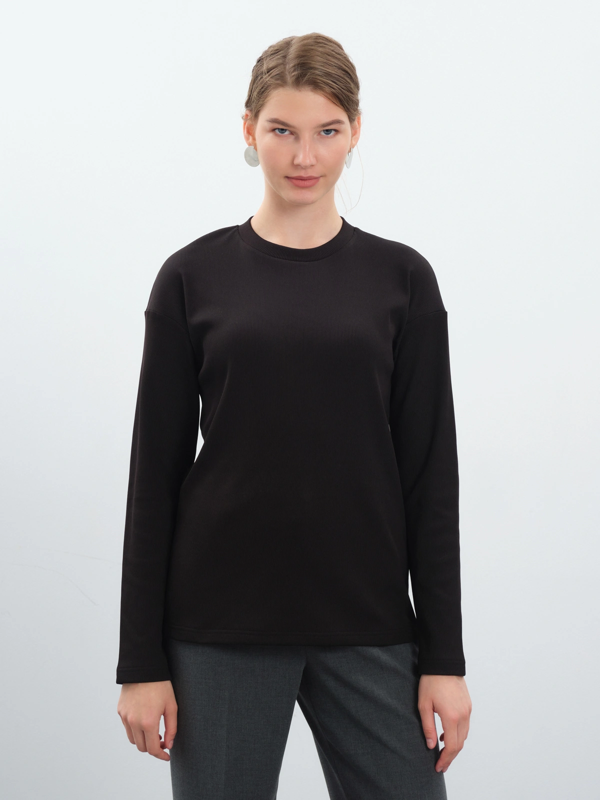 Черный утепленный лонгслив в рубчик