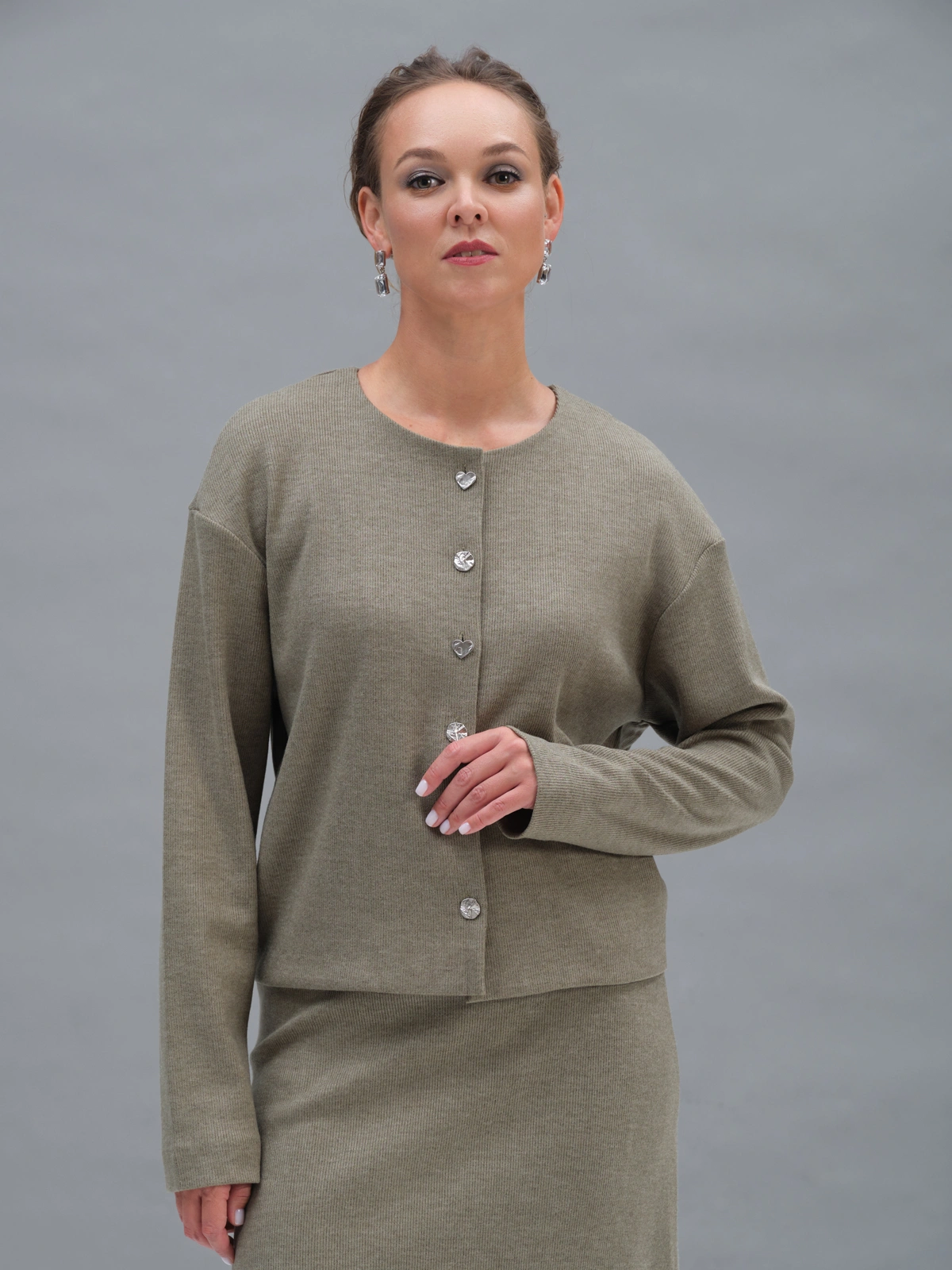 Оливковый трикотажный жакет