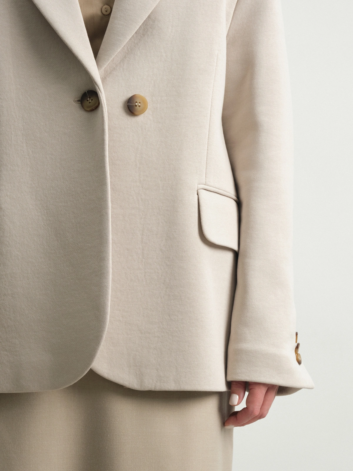 Бежевый жакет из футера Daffodil