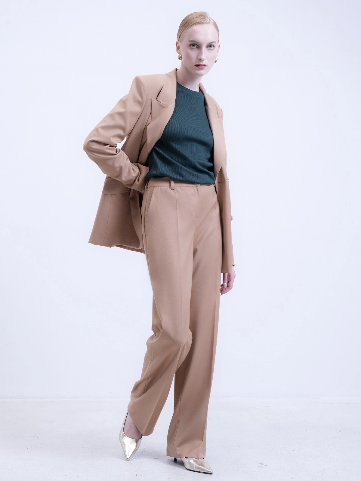 Прямые песочные брюки