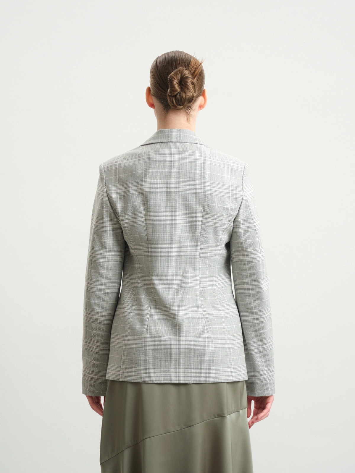 Приталенный жакет в клетку Essence