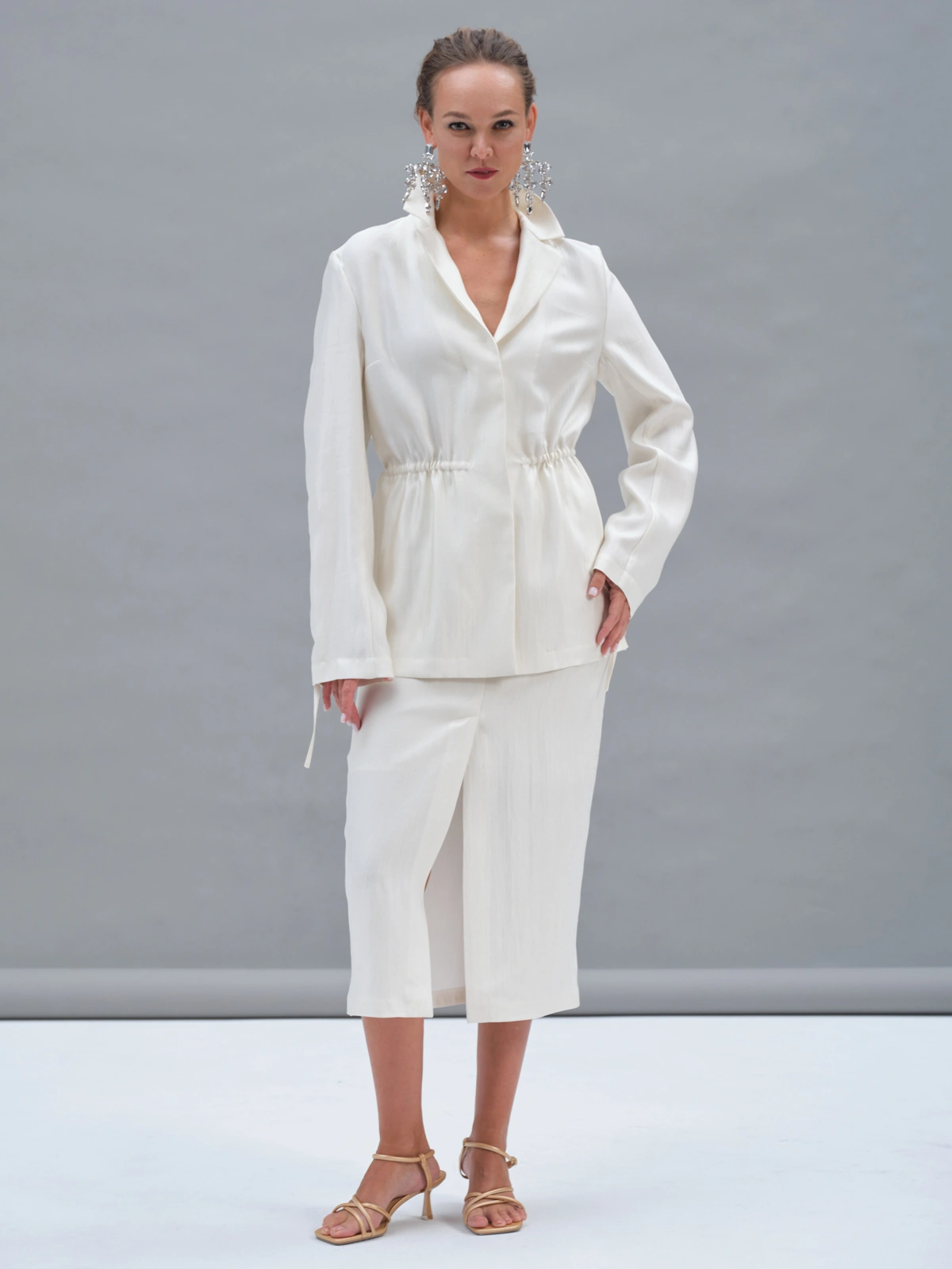 Белая прямая юбка Aurora