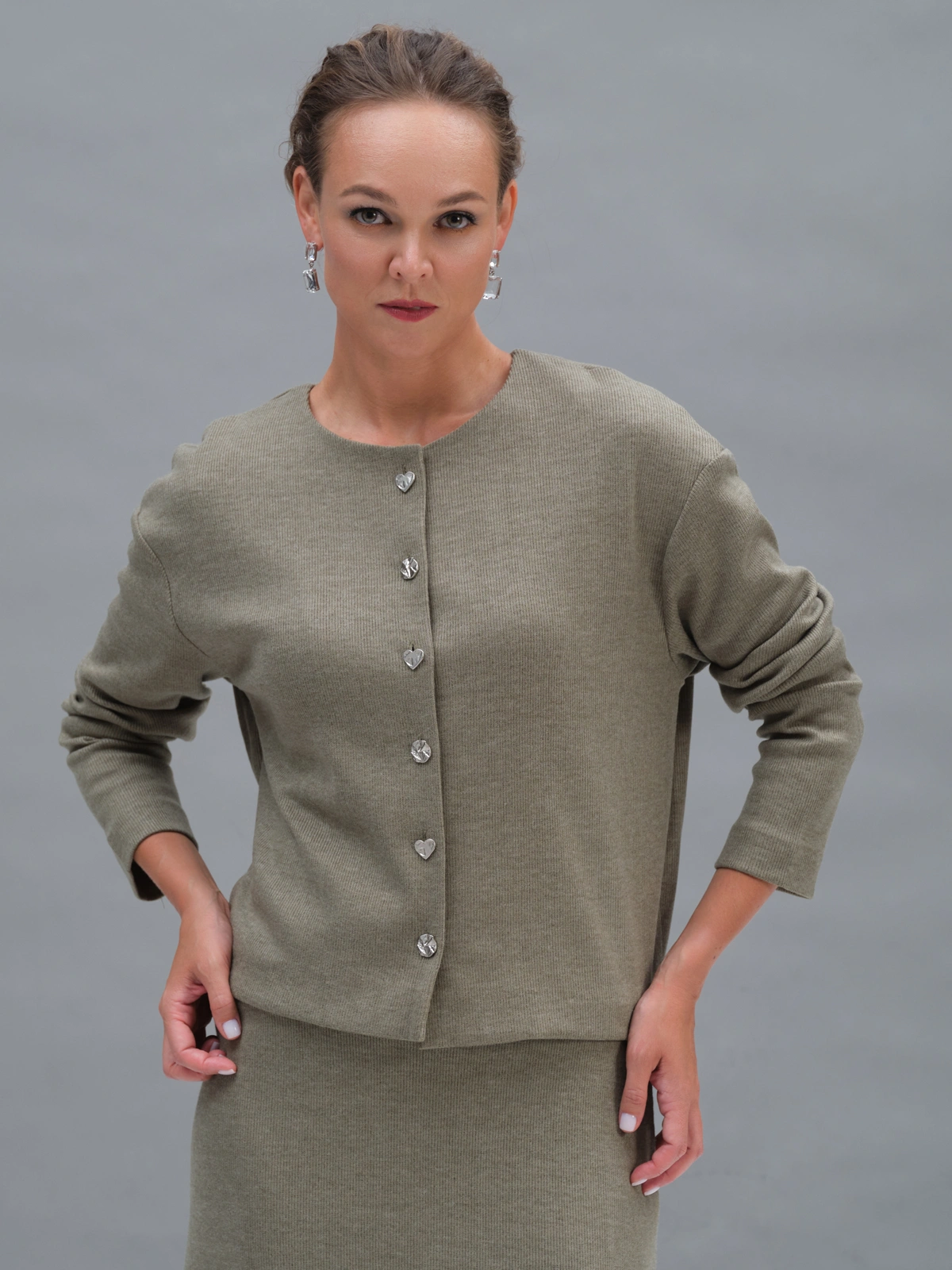 Оливковый трикотажный жакет