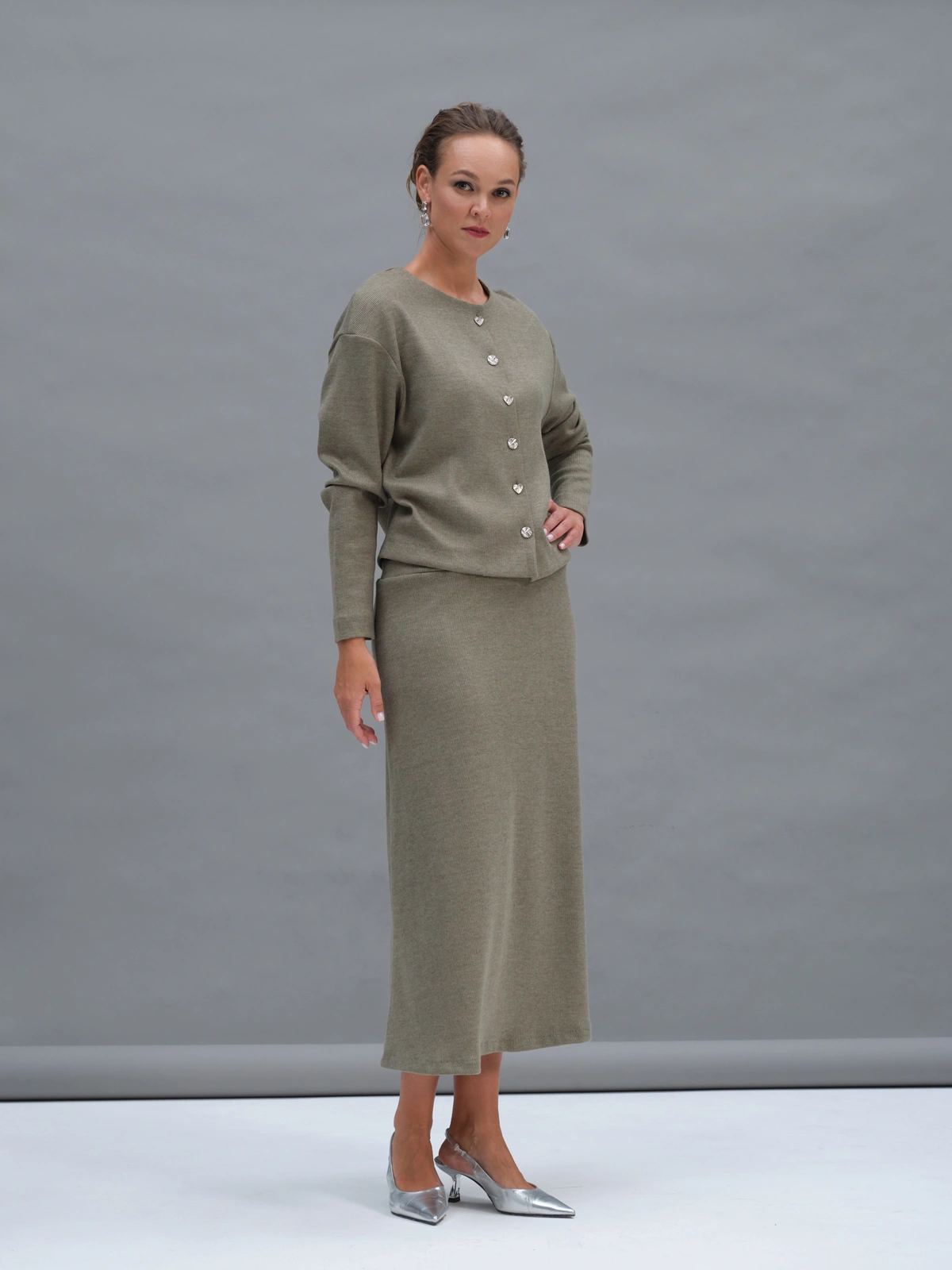 Оливковая трикотажная юбка