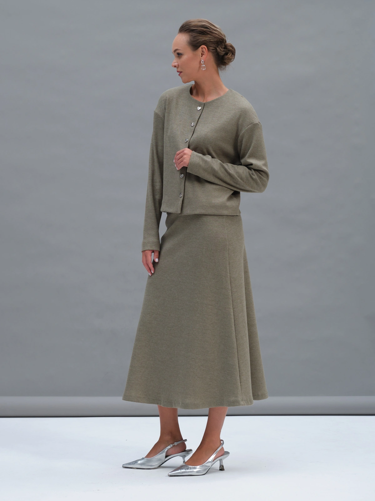 Оливковая трикотажная юбка