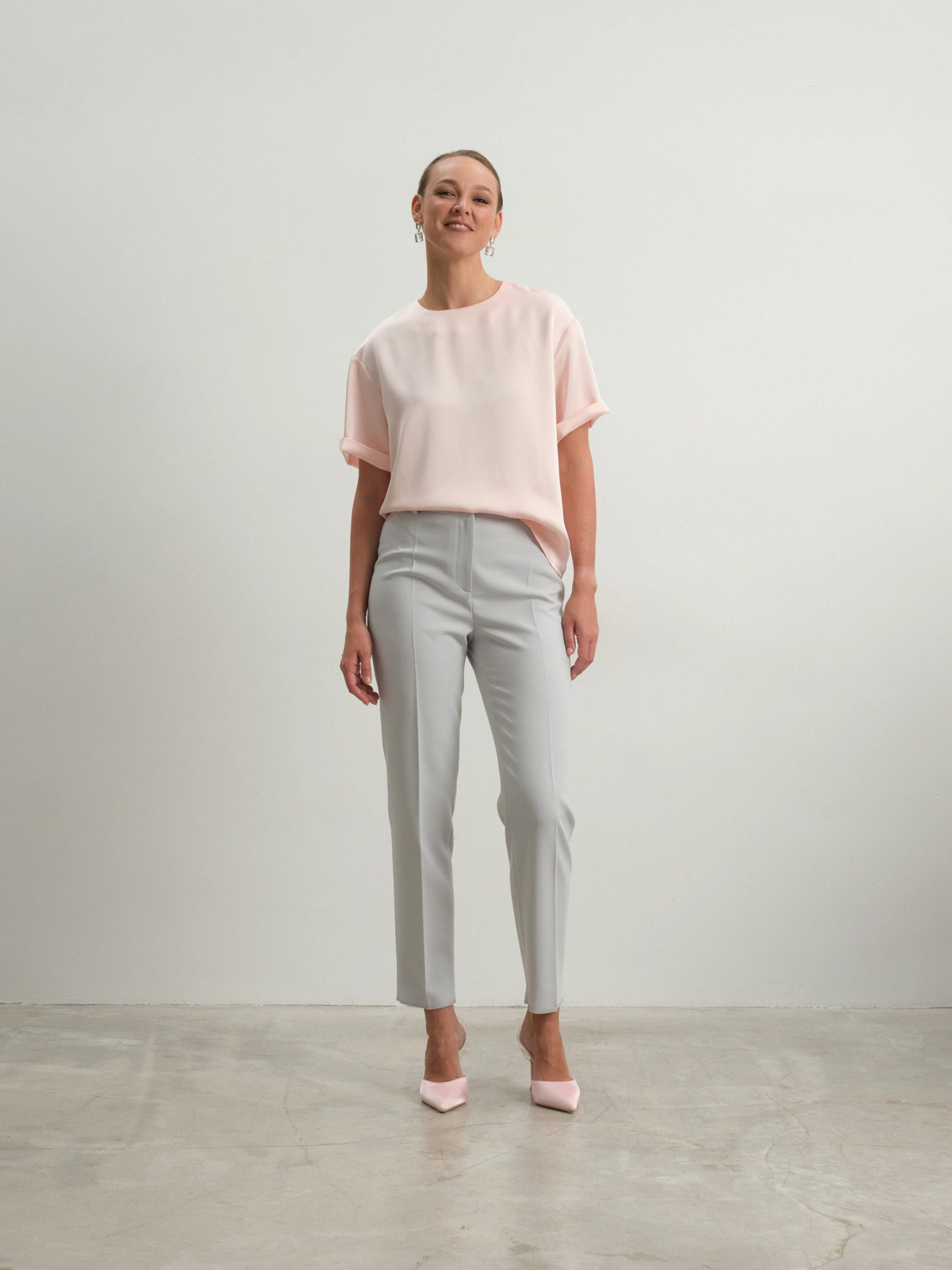 Пудровая блуза Muse