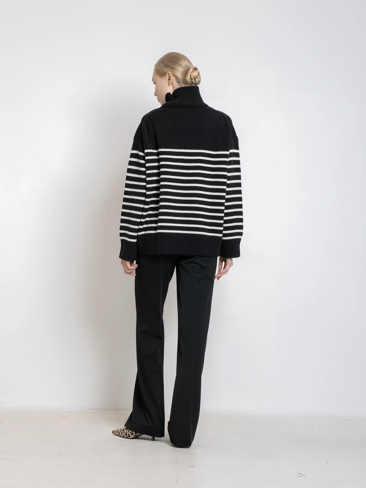 Утепленные черные брюки