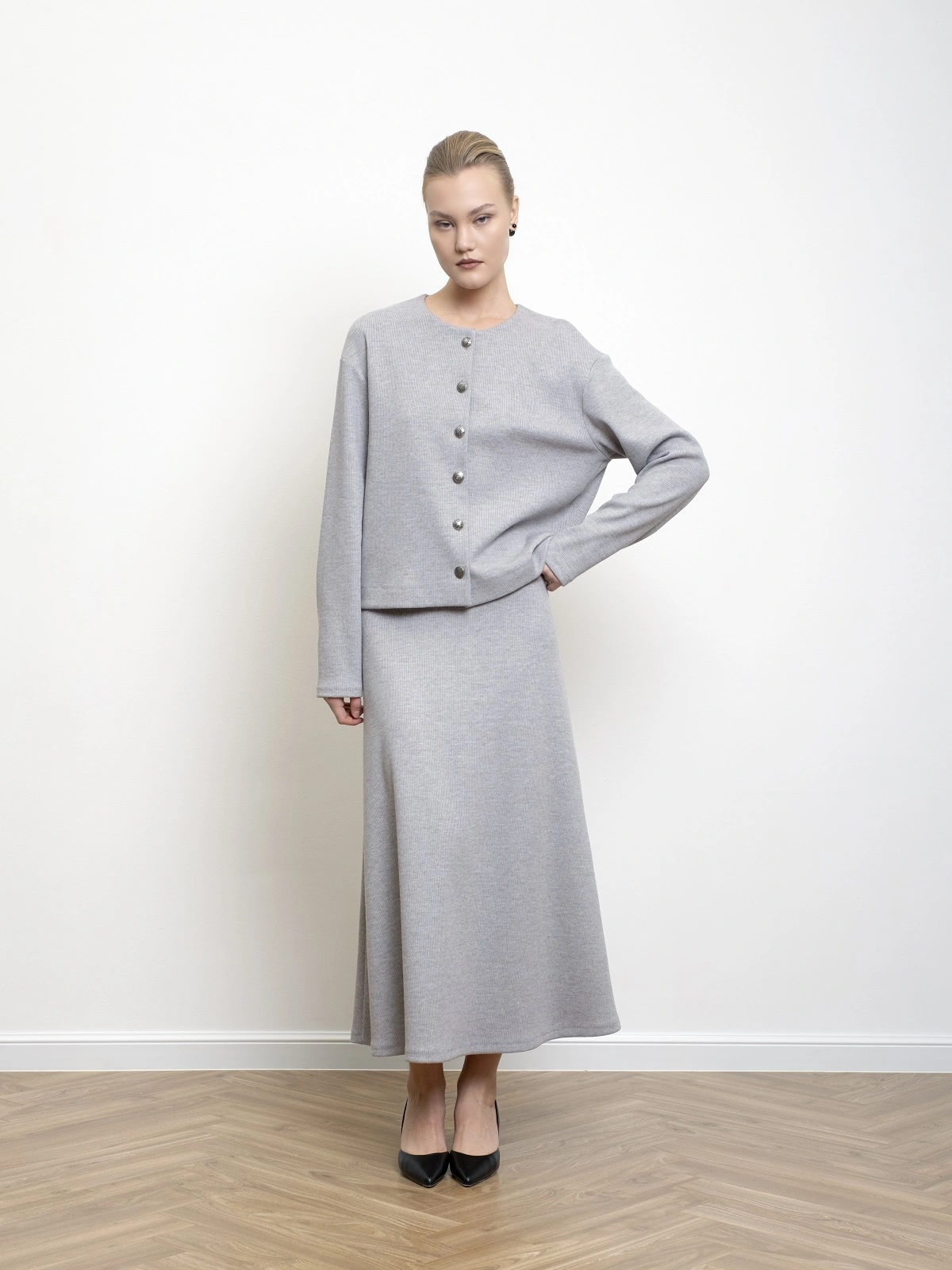 Серая трикотажная юбка