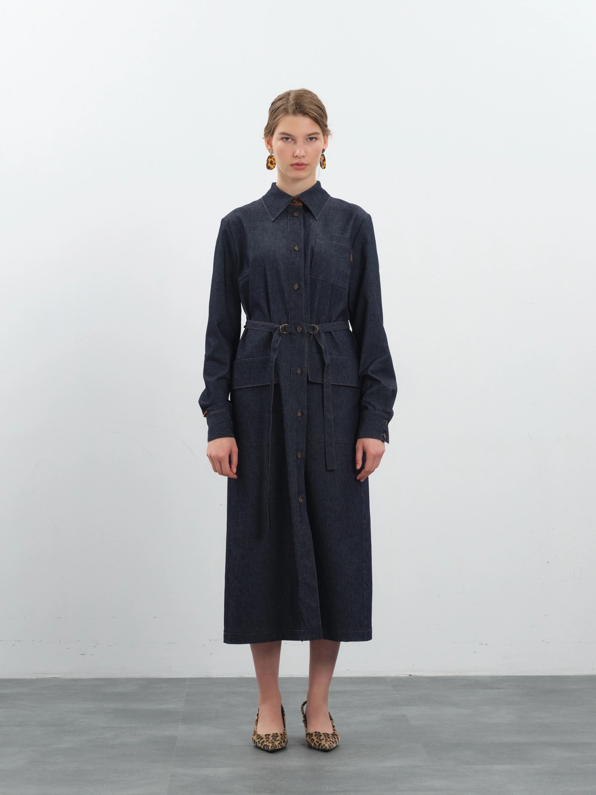 Темно-синее платье из денима