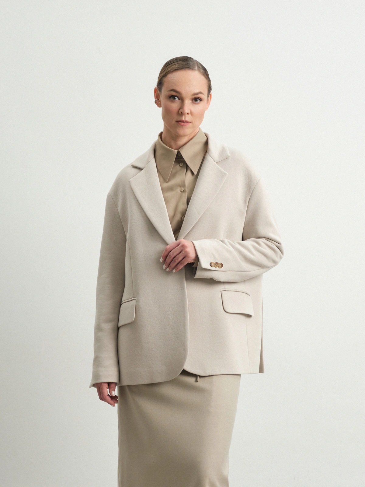 Бежевый жакет из футера Daffodil