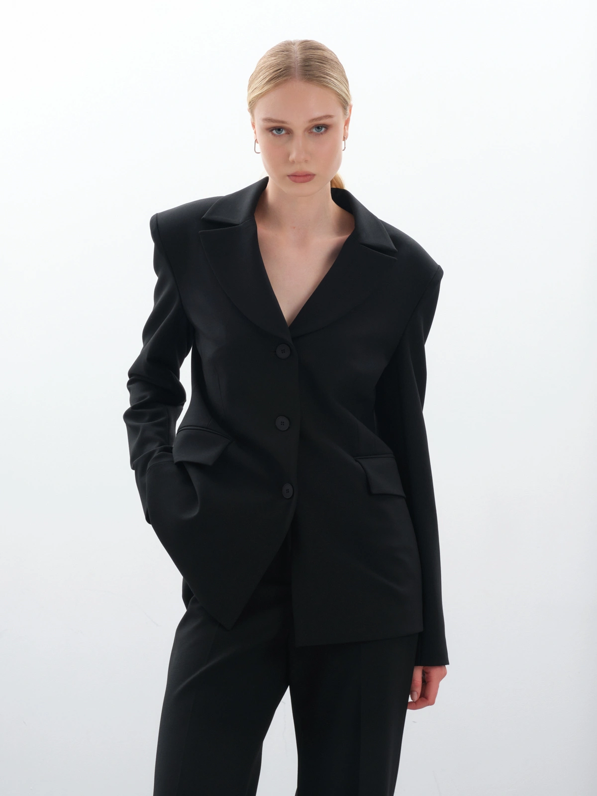 Черный силуэтный жакет black swan