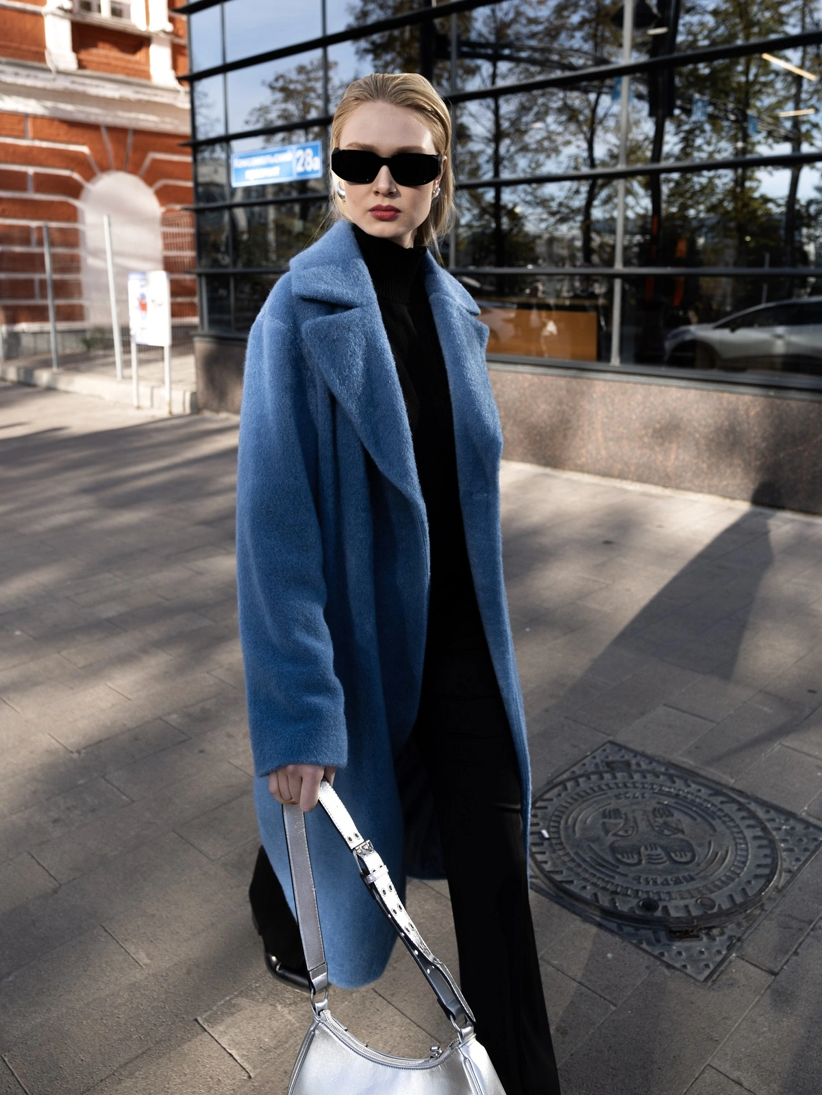 Синее пальто кокон