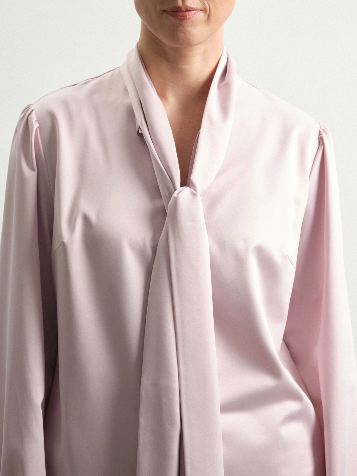 Розовая блуза с бантом Eranthis